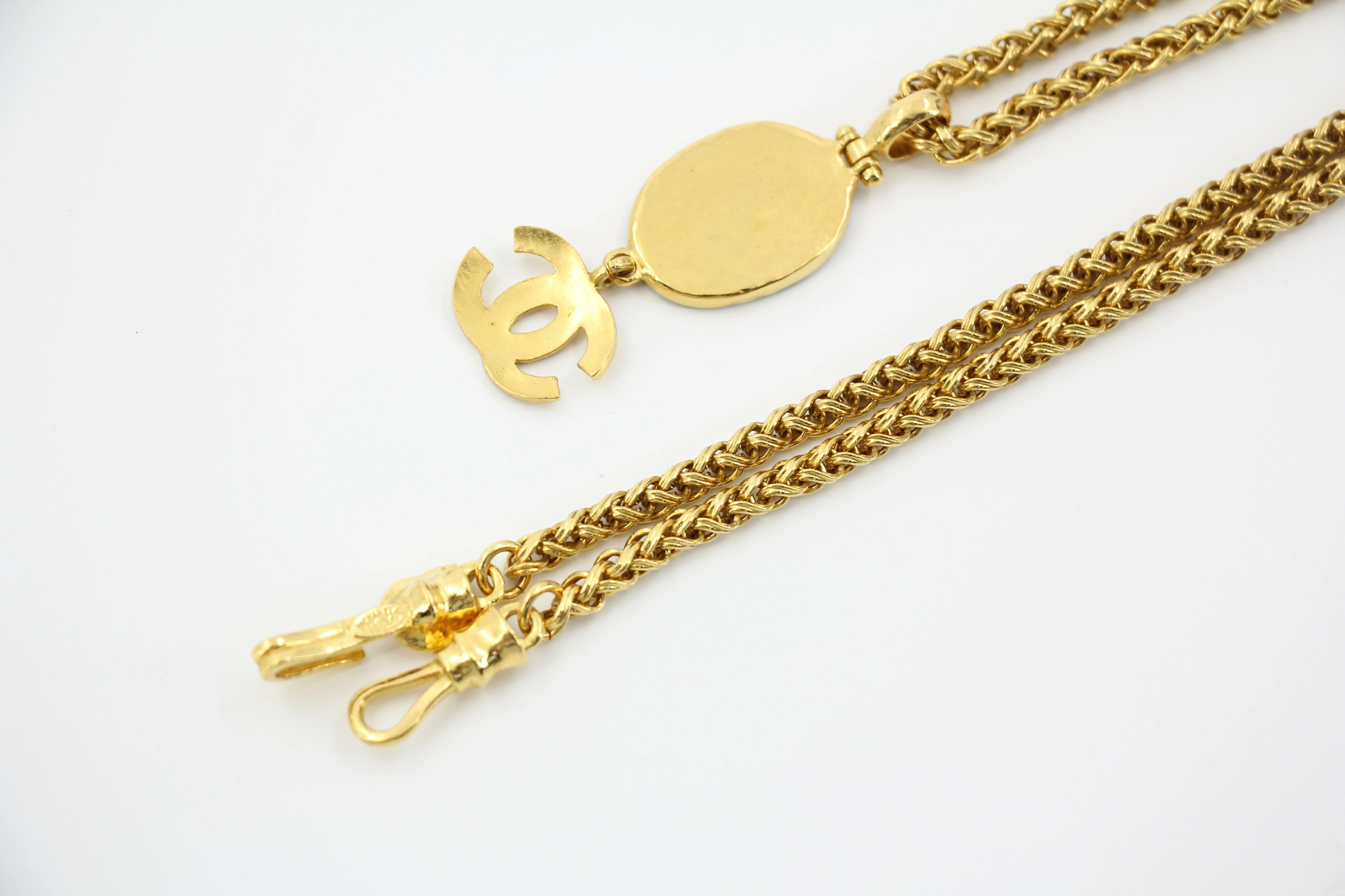 Chanel Vintage 95A Lapis Lazuli Marble Blue Oval Pendant Gold Plated Necklace - Image 5