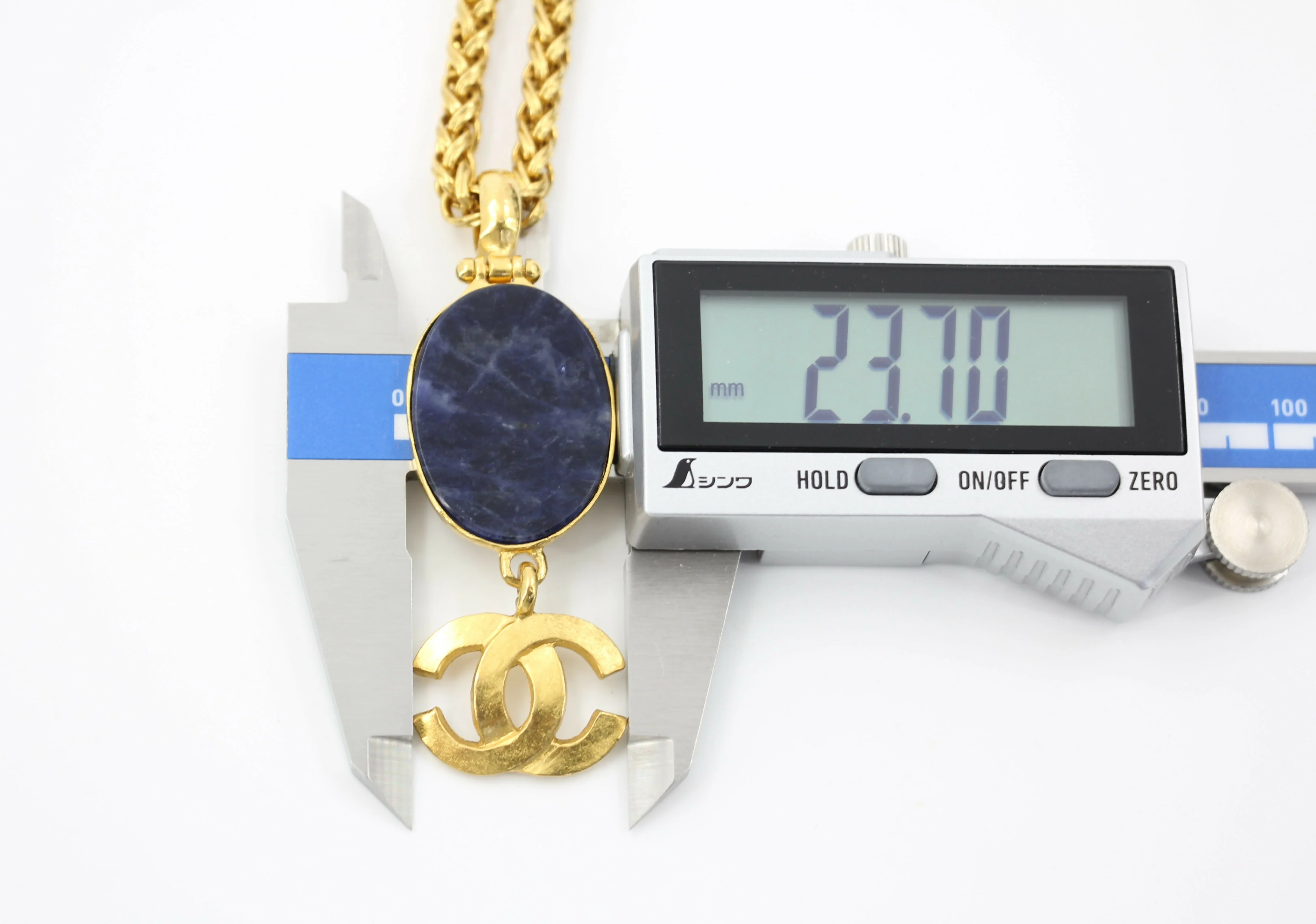 Chanel Vintage 95A Lapis Lazuli Marble Blue Oval Pendant Gold Plated Necklace - Image 9
