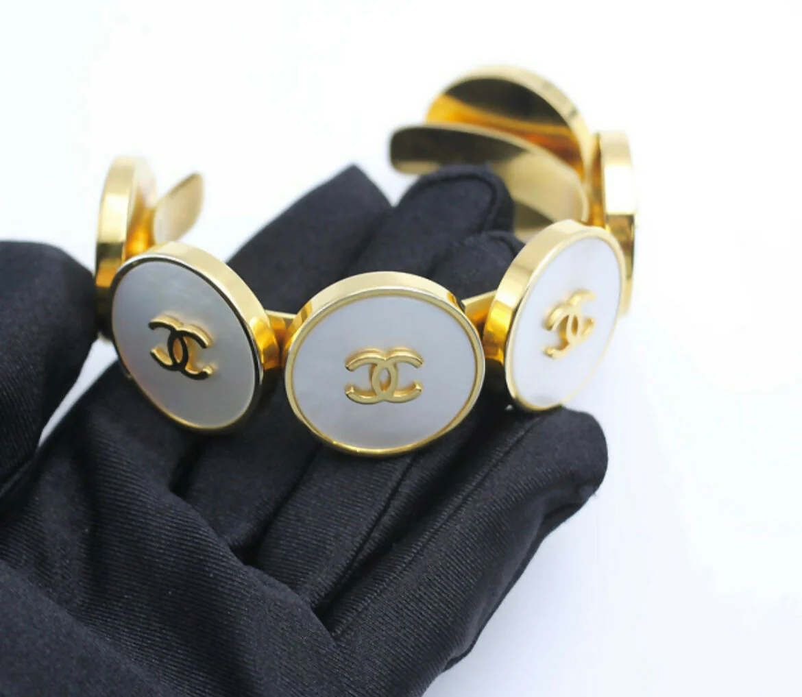 Chanel Vintage 95A Mother-of-Pearl Circle Shape Gold Plated Bracelet Cuff - Image 3