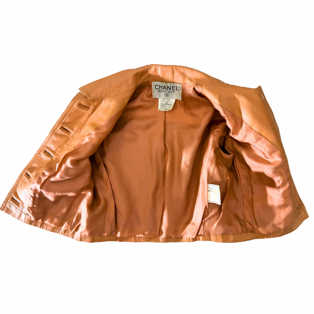 Chanel Vintage 95P Beige Cropped Jacket - Image 4