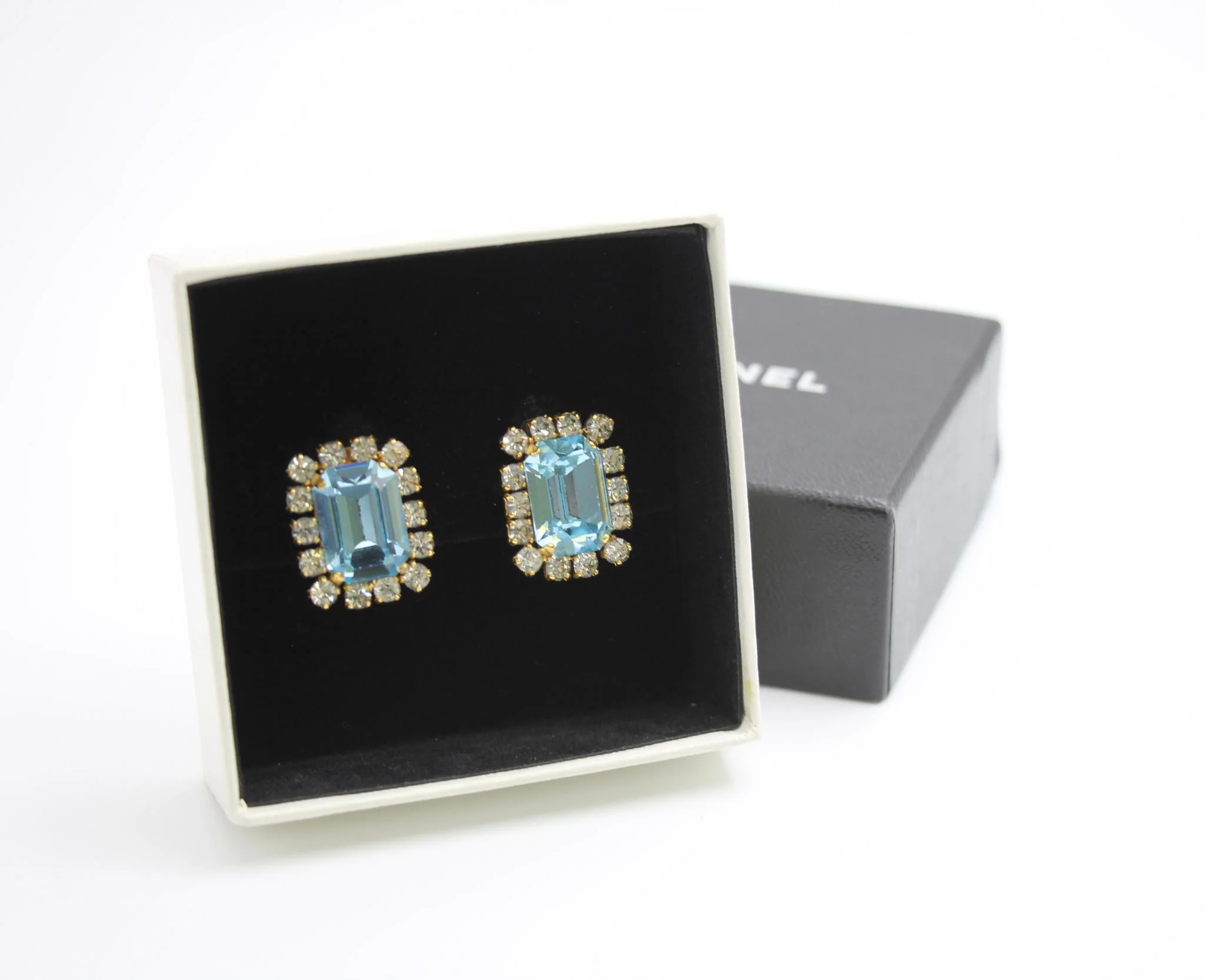 Chanel Vintage 95P Light Blue Rhinestone Barbie Earrings - Image 7