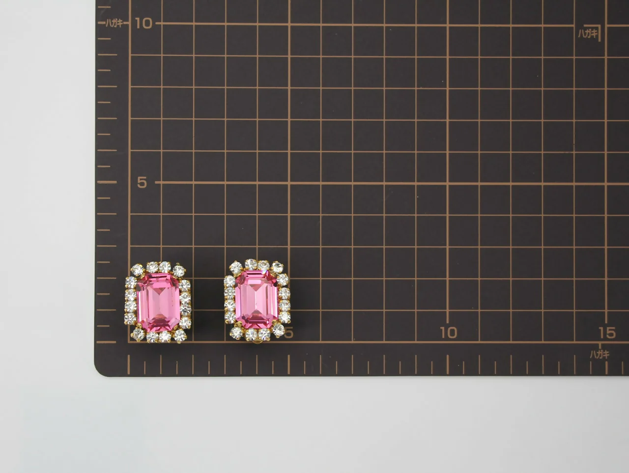 Chanel Vintage 95P Rhinestone Barbie Pink Clip-on Earrings - Image 10