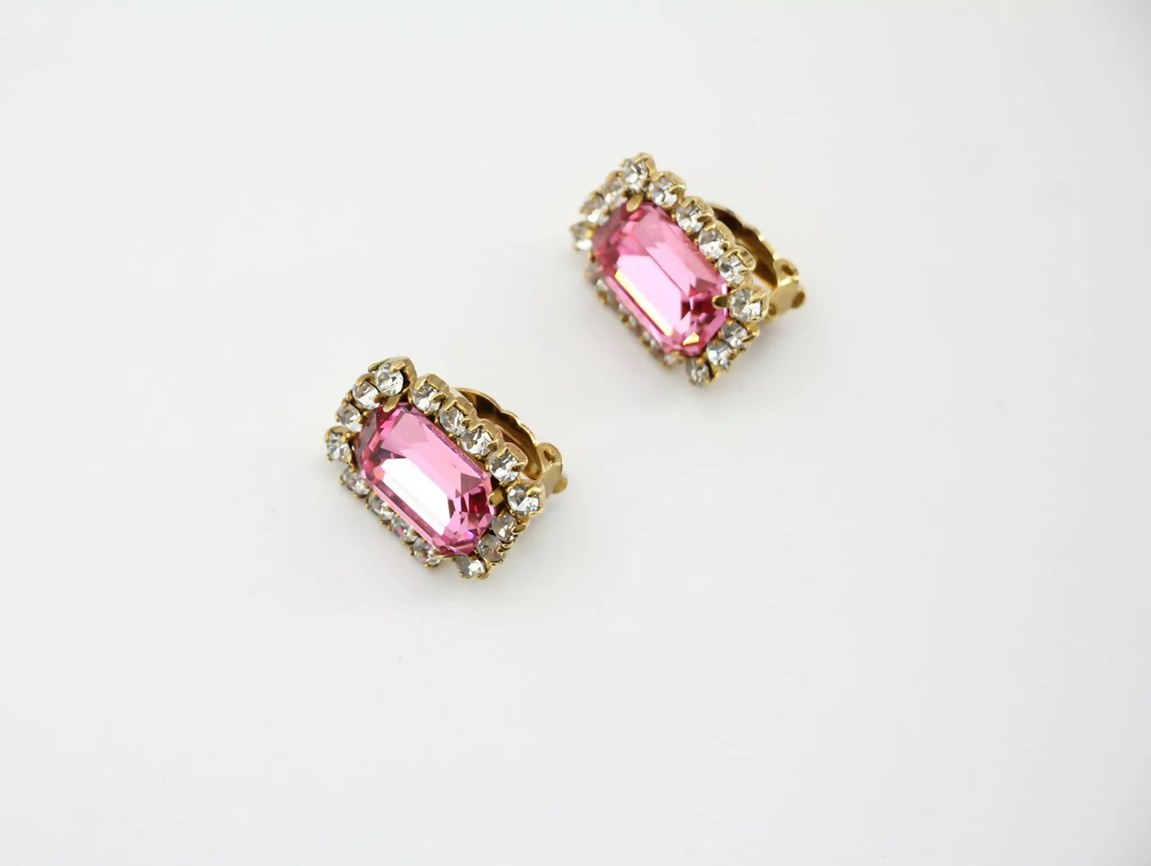 Chanel Vintage 95P Rhinestone Barbie Pink Clip-on Earrings - Image 5