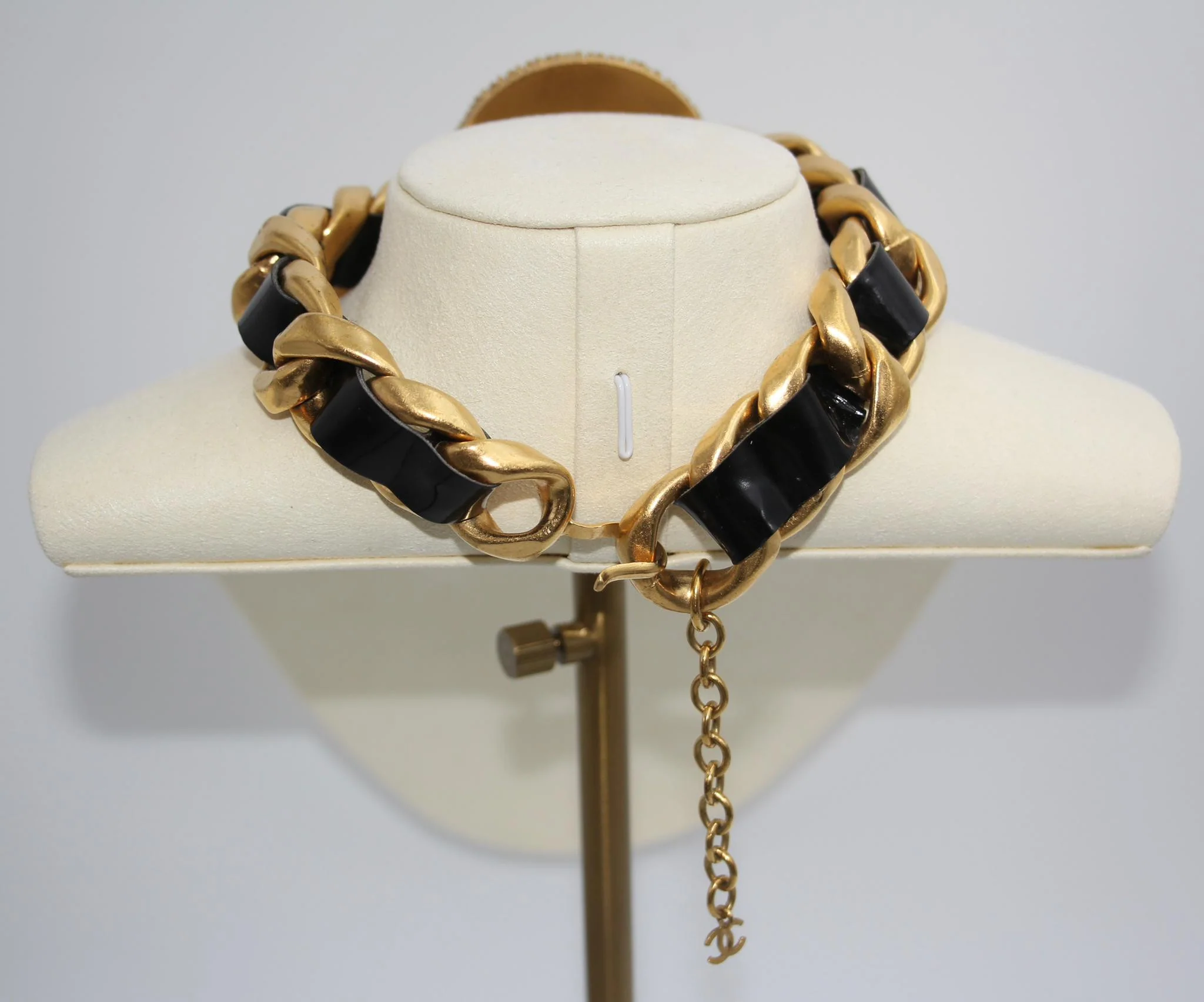 Chanel Vintage 95P Rhinestone Barbie Series Pink Choker - Image 12