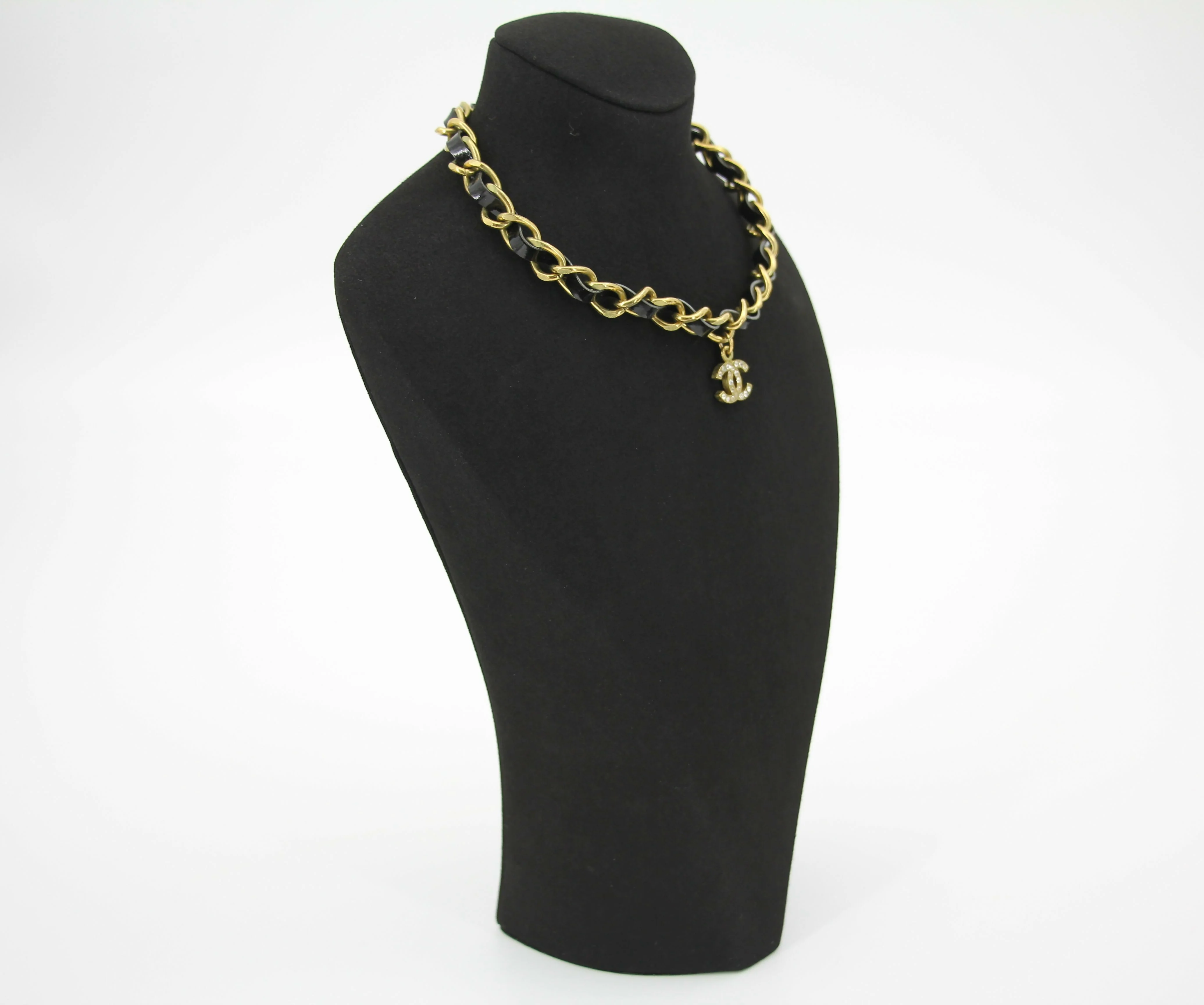 Chanel Vintage 95P Rhinestone Gold-plated Black Leather Chain CC Choker - Image 2