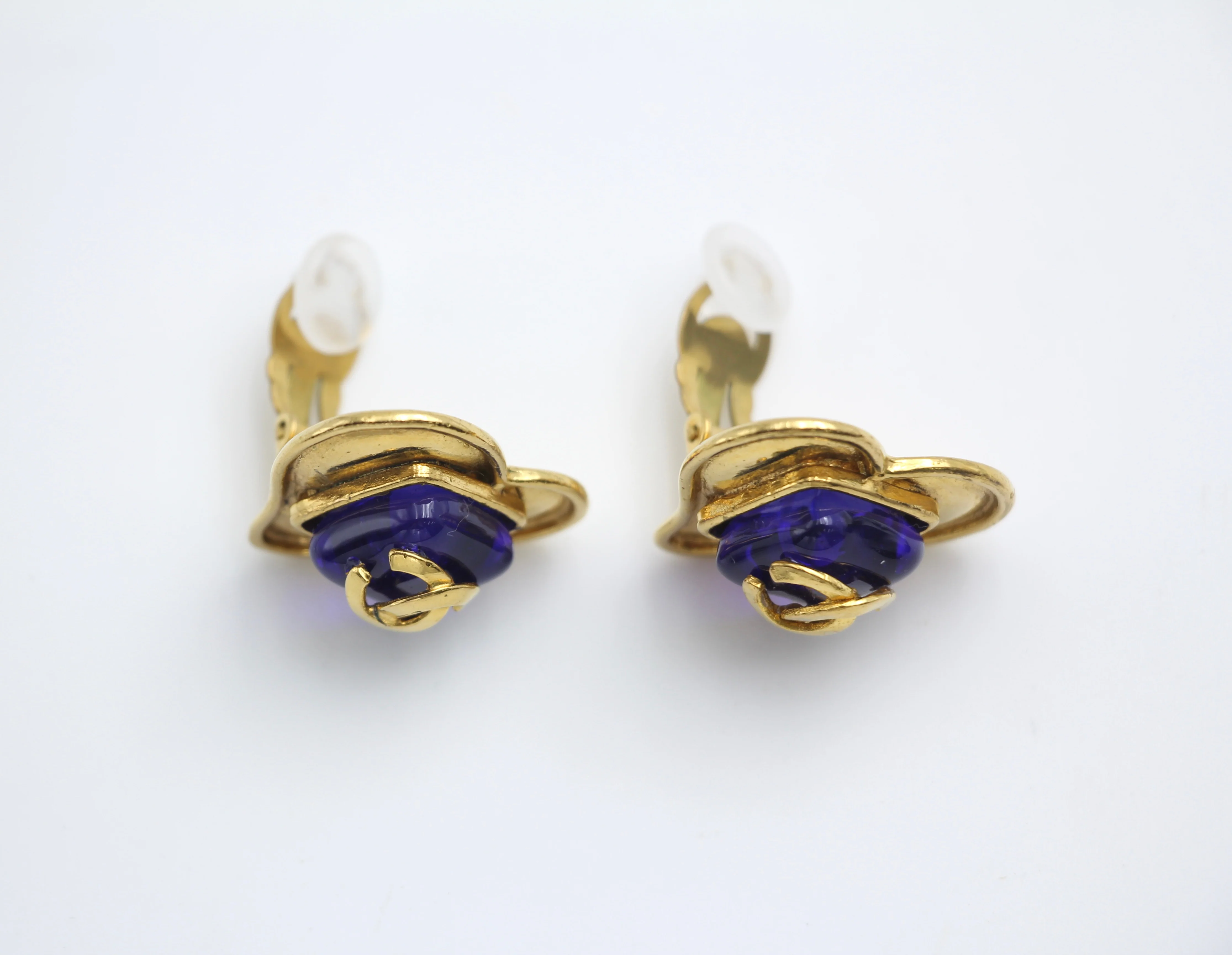 Chanel Vintage 95P Sapphire Blue Glazed Gold-Plated Love Earrings - Image 4