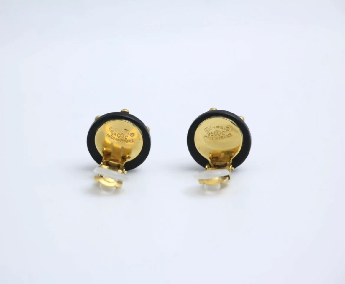 Chanel Vintage 96C Resin Black and Gold Polka Dot Clip-on Earrings - Image 8