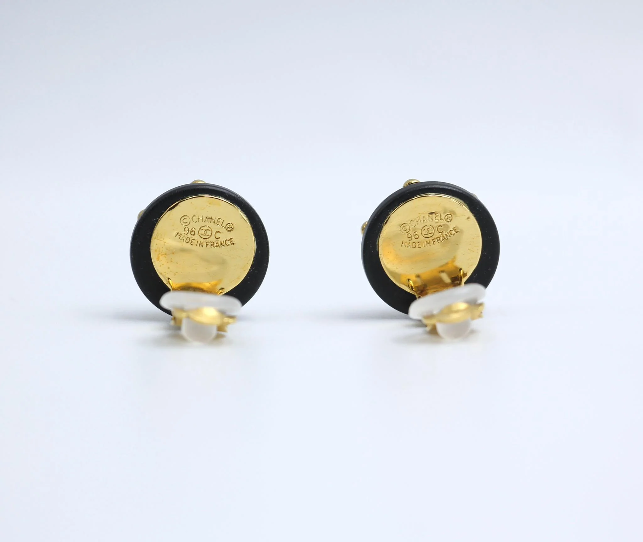 Chanel Vintage 96C Resin Black Gold Dot Earrings - Image 4