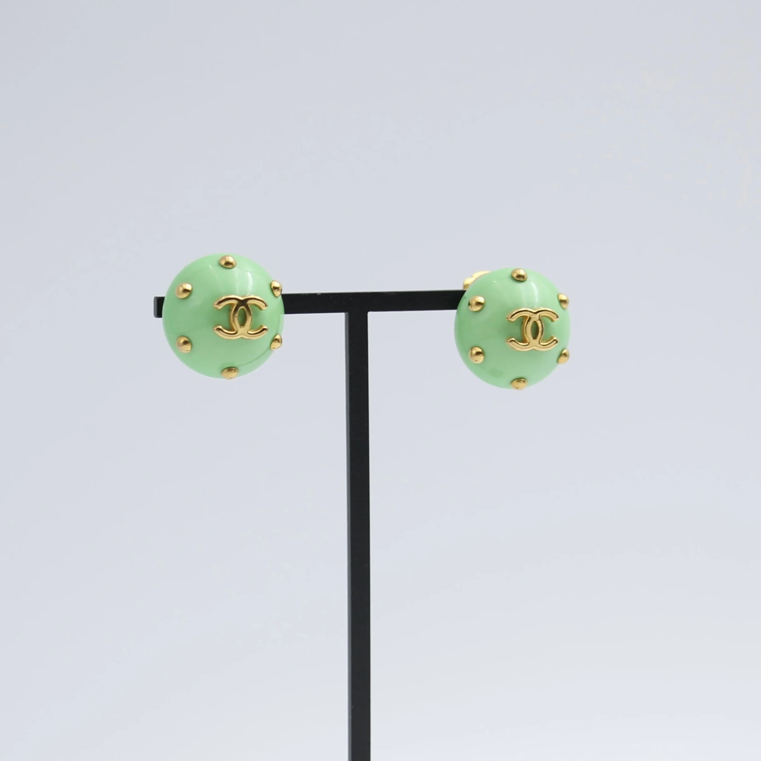 Chanel Vintage 96C Resin Light Green Beanie Earrings - Image 10