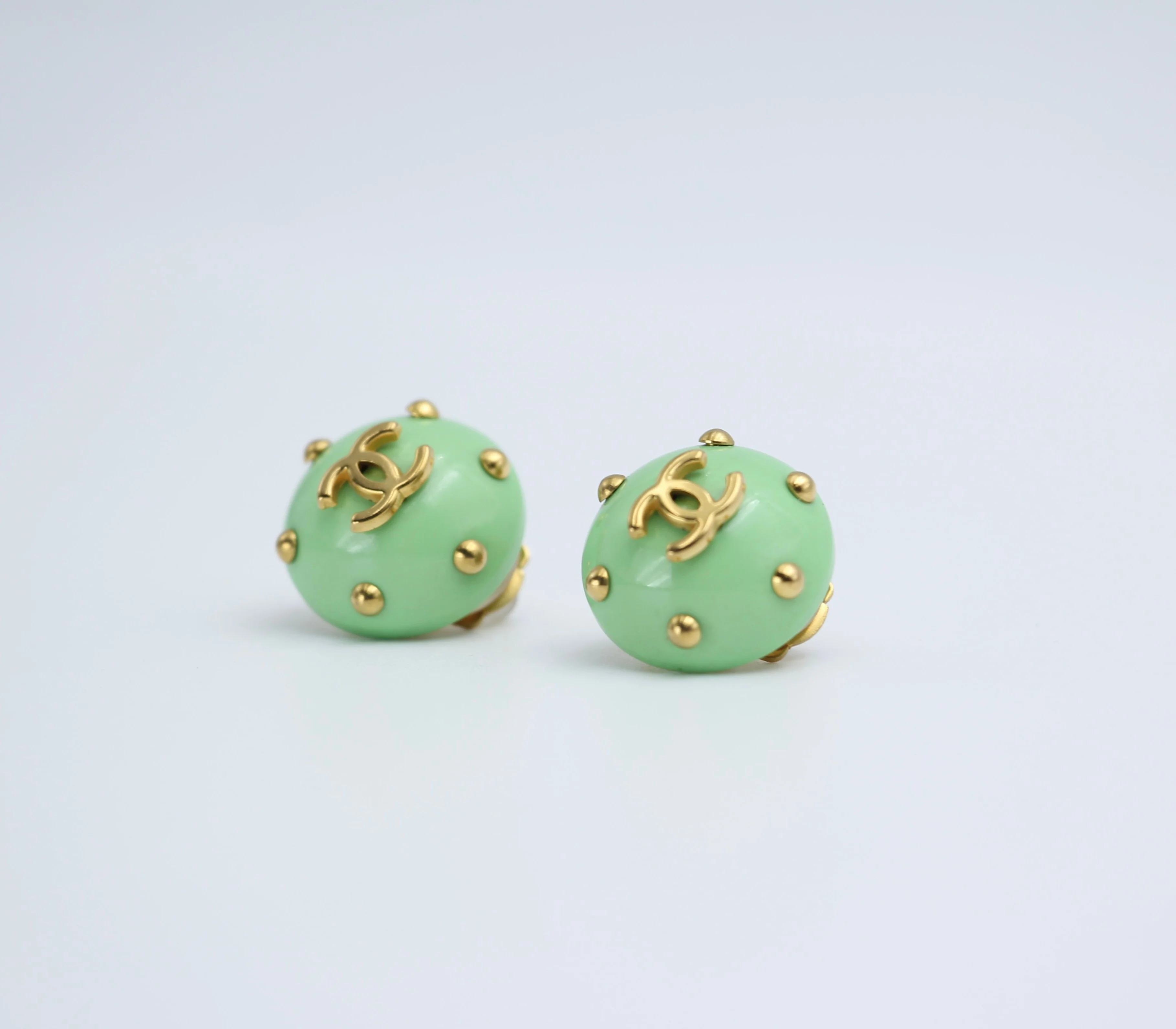Chanel Vintage 96C Resin Light Green Beanie Earrings - Image 2