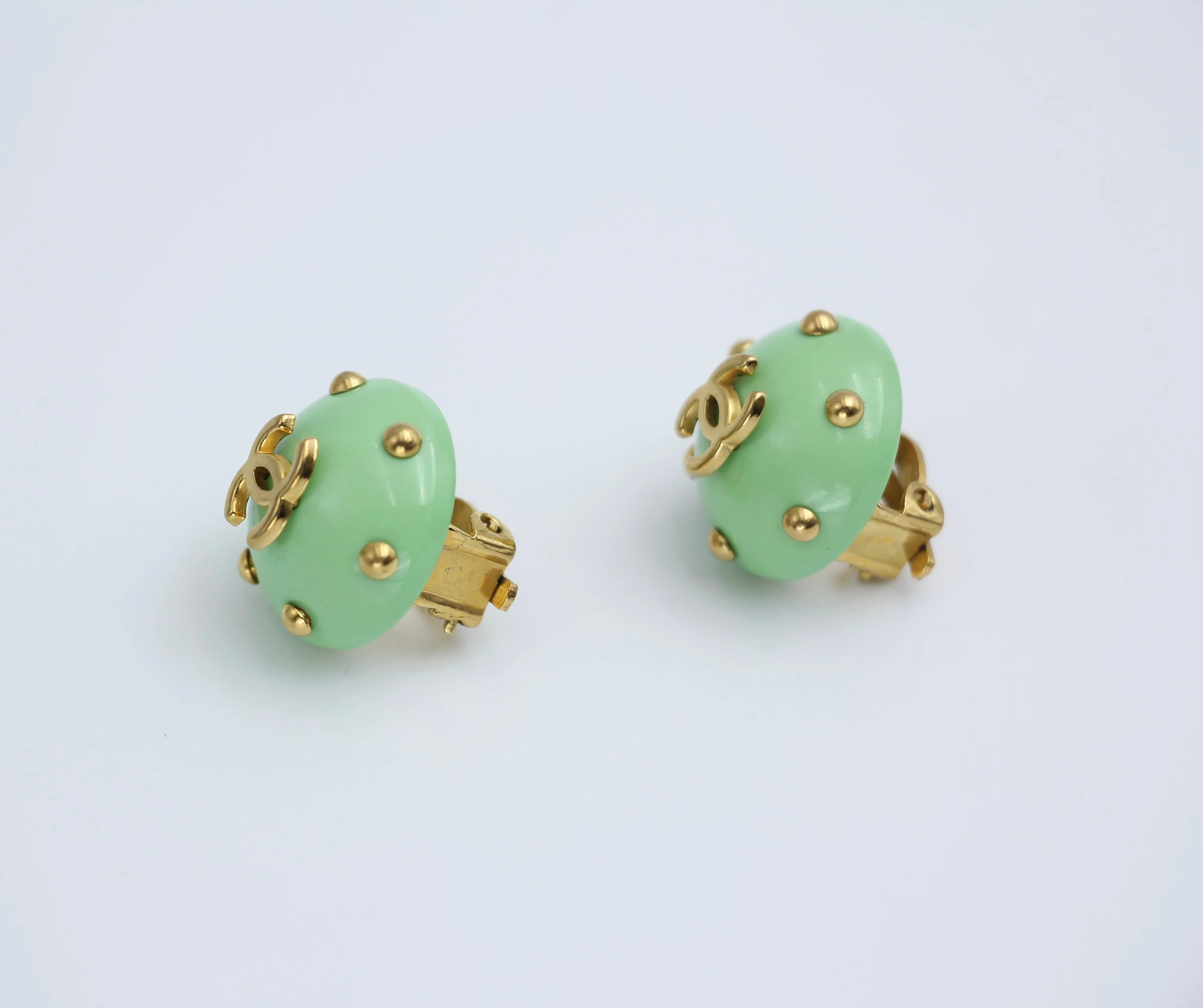 Chanel Vintage 96C Resin Light Green Beanie Earrings - Image 4