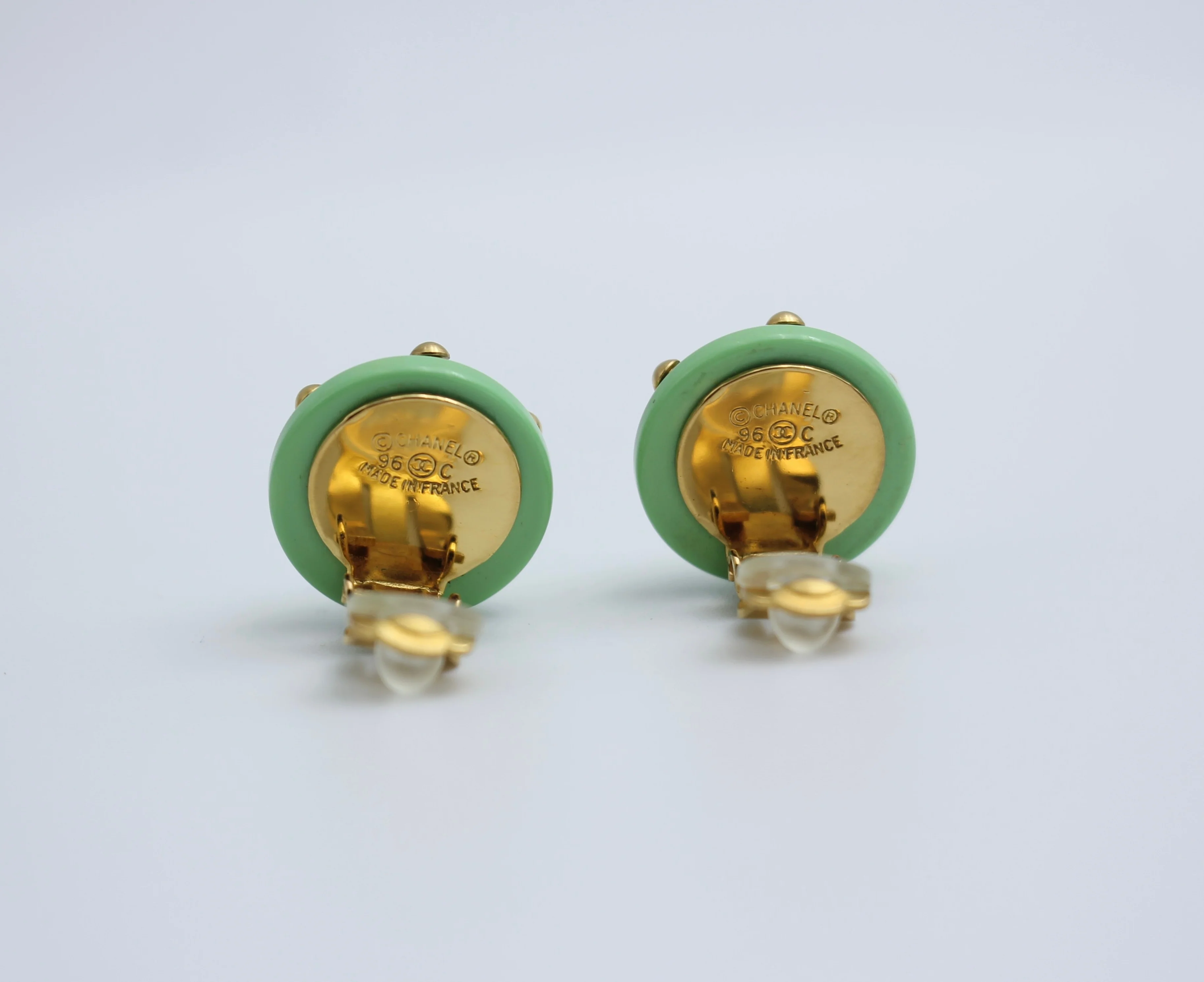 Chanel Vintage 96C Resin Light Green Beanie Earrings - Image 7