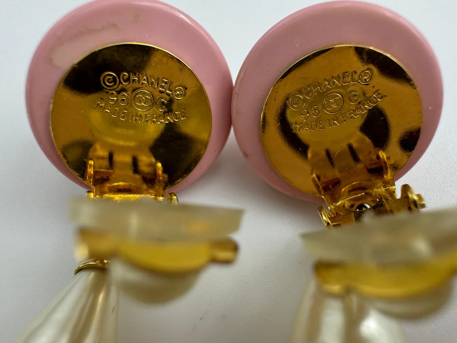 Chanel Vintage 96C Resin Pink Bean Imitation Pearl Earrings - Image 8