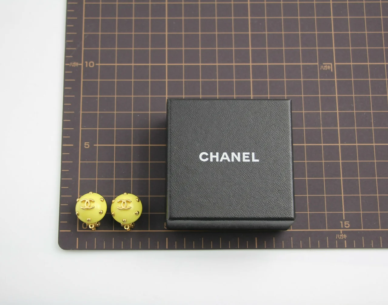 Chanel Vintage 96C Resin Yellow Bean Clip-on Earrings - Image 10