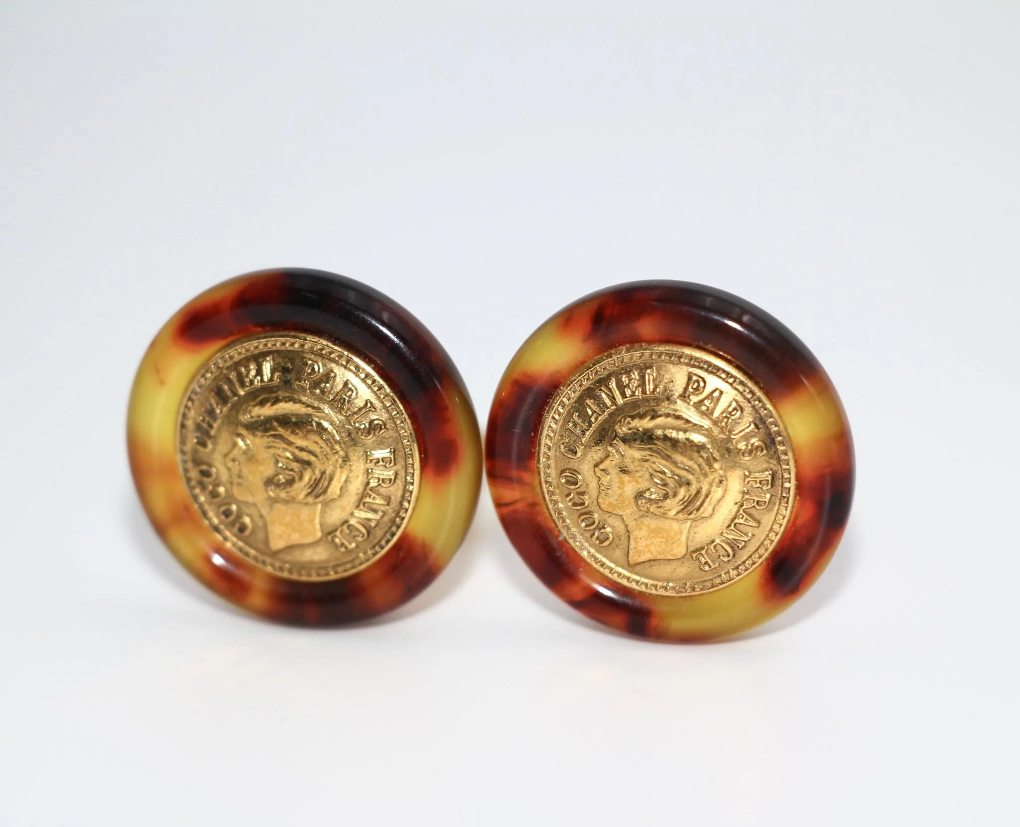Chanel Vintage 97A Tortoise Shell Ms Coco Earrings - Image 2