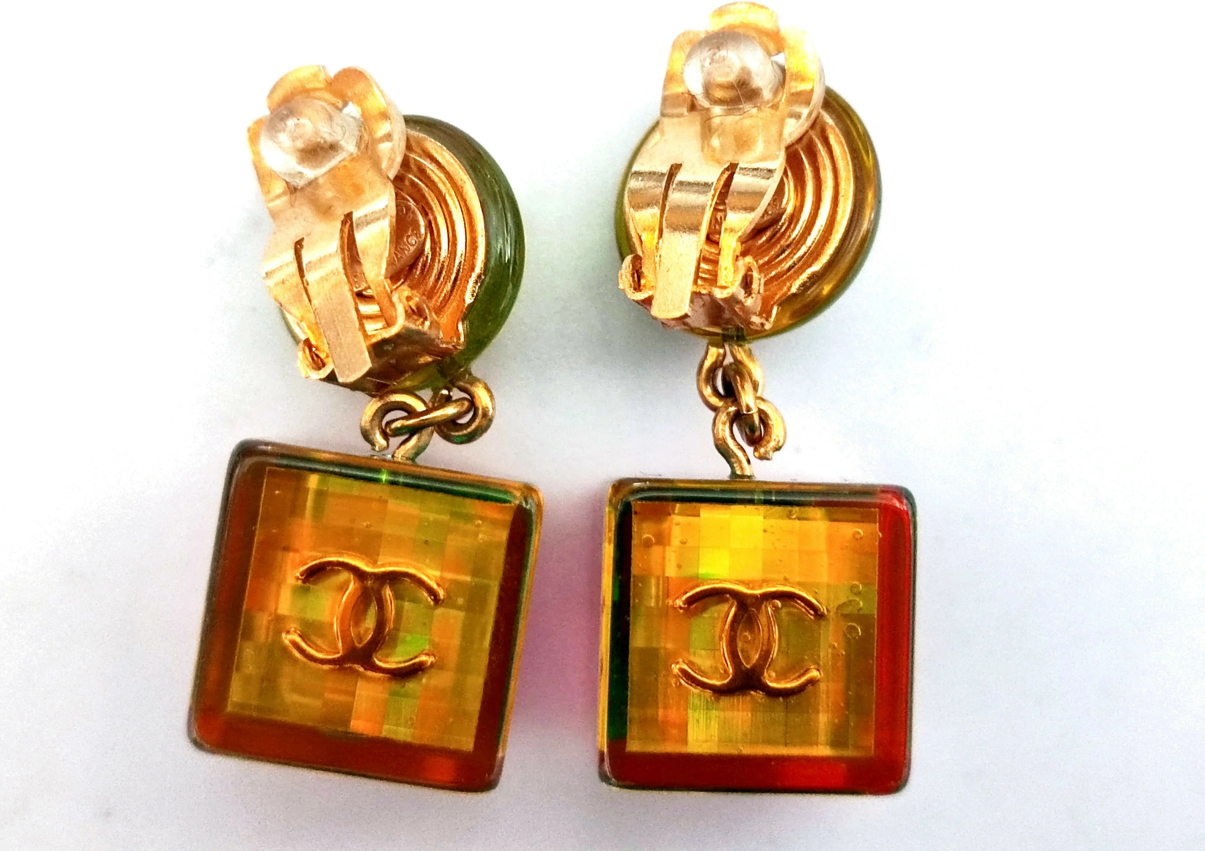 Chanel Vintage 97P Acrylic Iridescent Cube No.5 Clip-on Earrings - Image 2