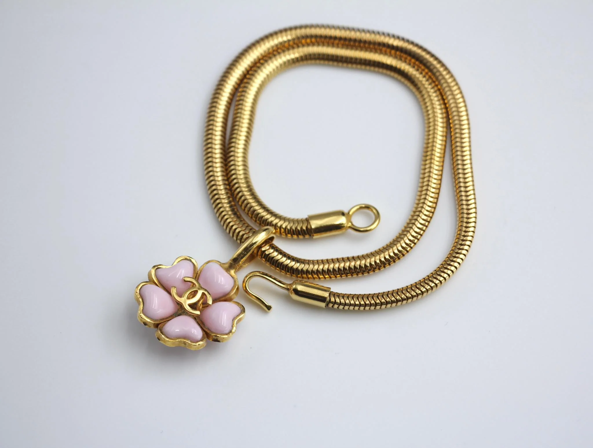 Chanel Vintage 97P Glazed Pink Camellia Pendant Necklace - Image 3