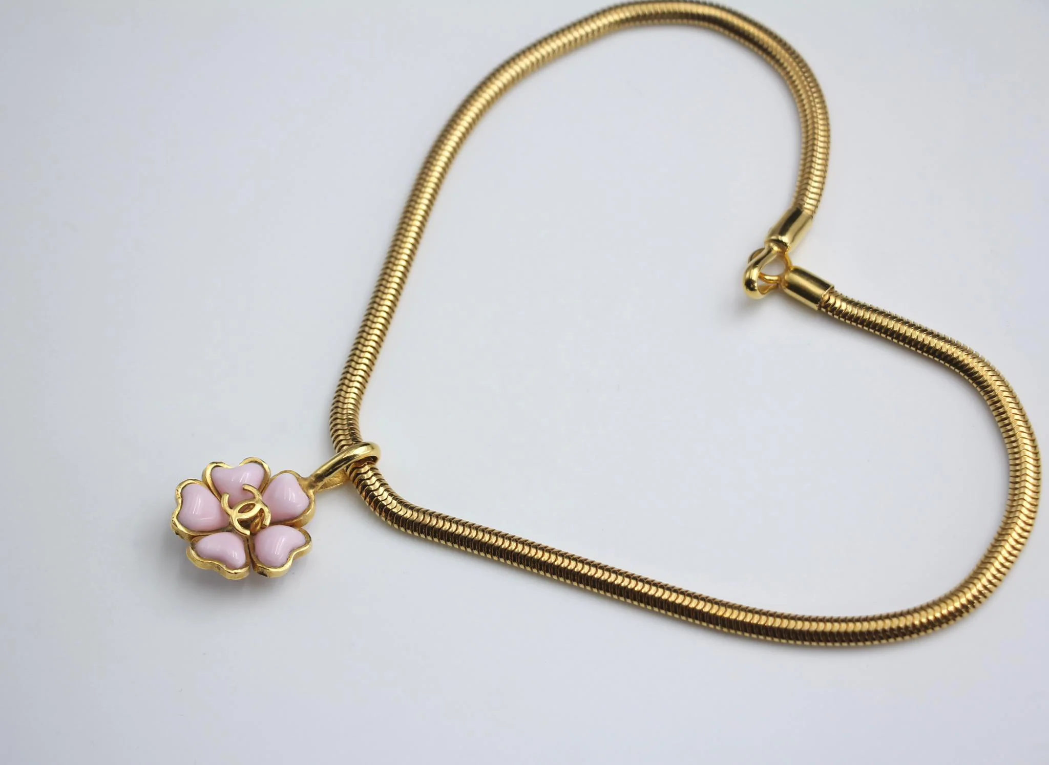 Chanel Vintage 97P Glazed Pink Camellia Pendant Necklace - Image 4