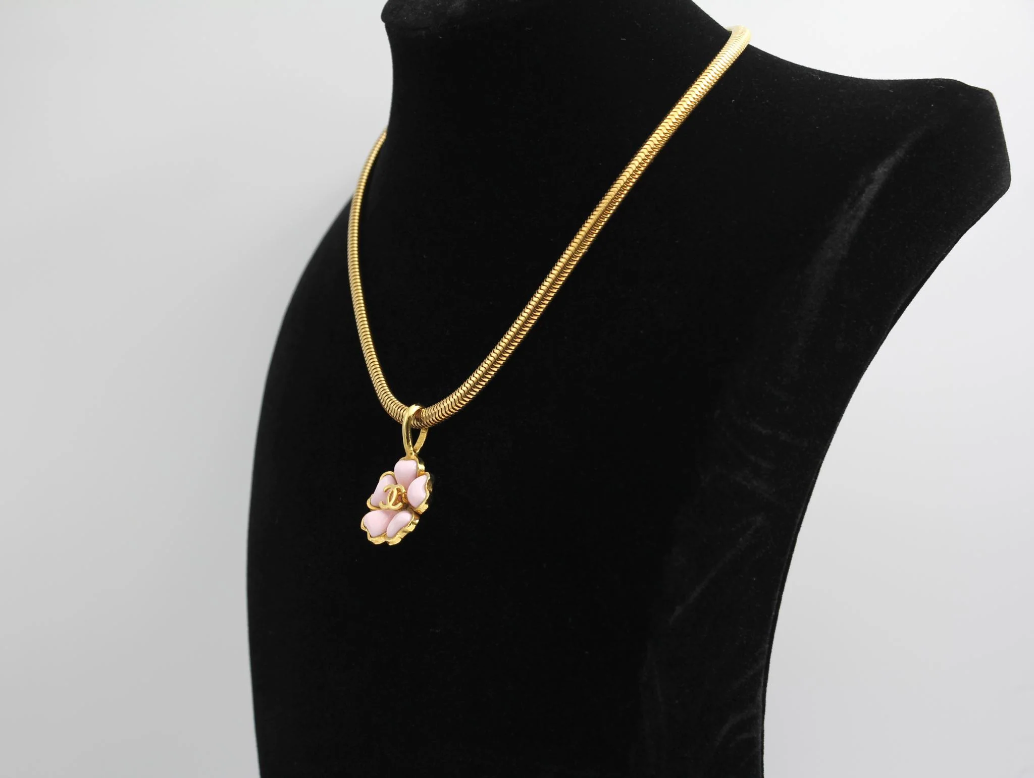 Chanel Vintage 97P Glazed Pink Camellia Pendant Necklace - Image 8