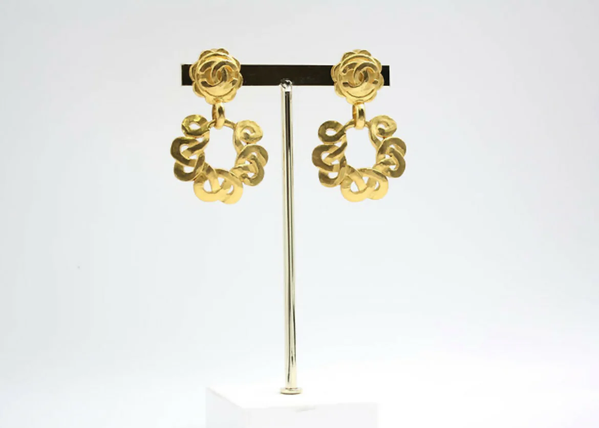 Chanel Vintage 97P Gold-plated Large Wreath Dangle Clip-on Earrings