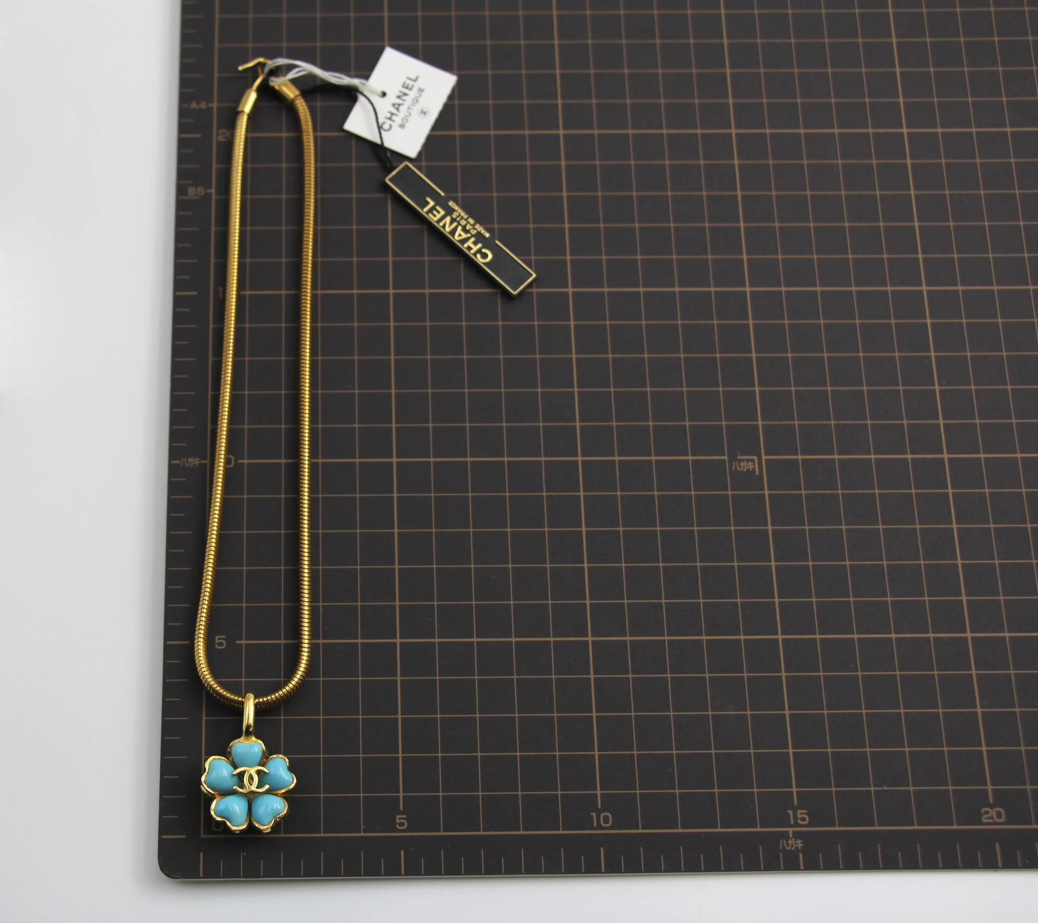 Chanel Vintage 97P Gripoix Blue Camellias Pendant Necklace - Image 15