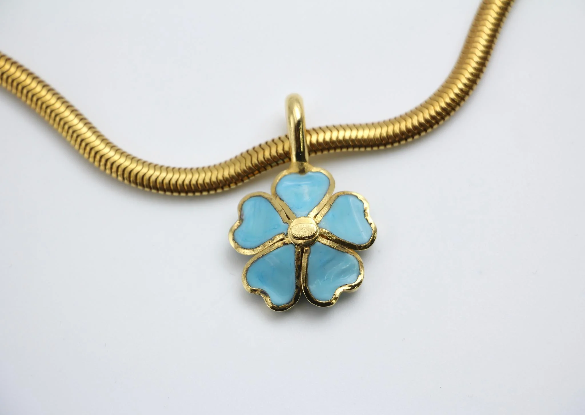 Chanel Vintage 97P Gripoix Blue Camellias Pendant Necklace - Image 5