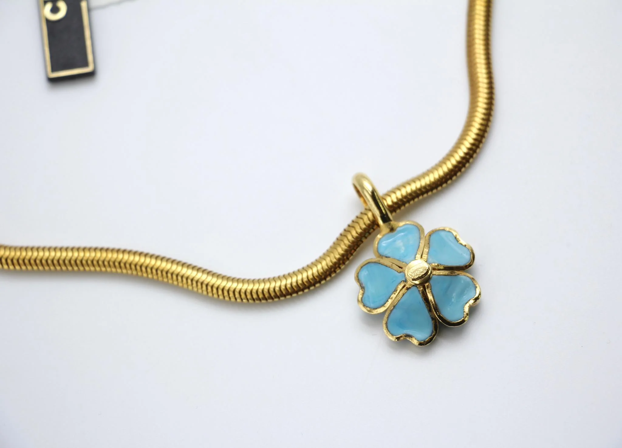 Chanel Vintage 97P Gripoix Blue Camellias Pendant Necklace - Image 6