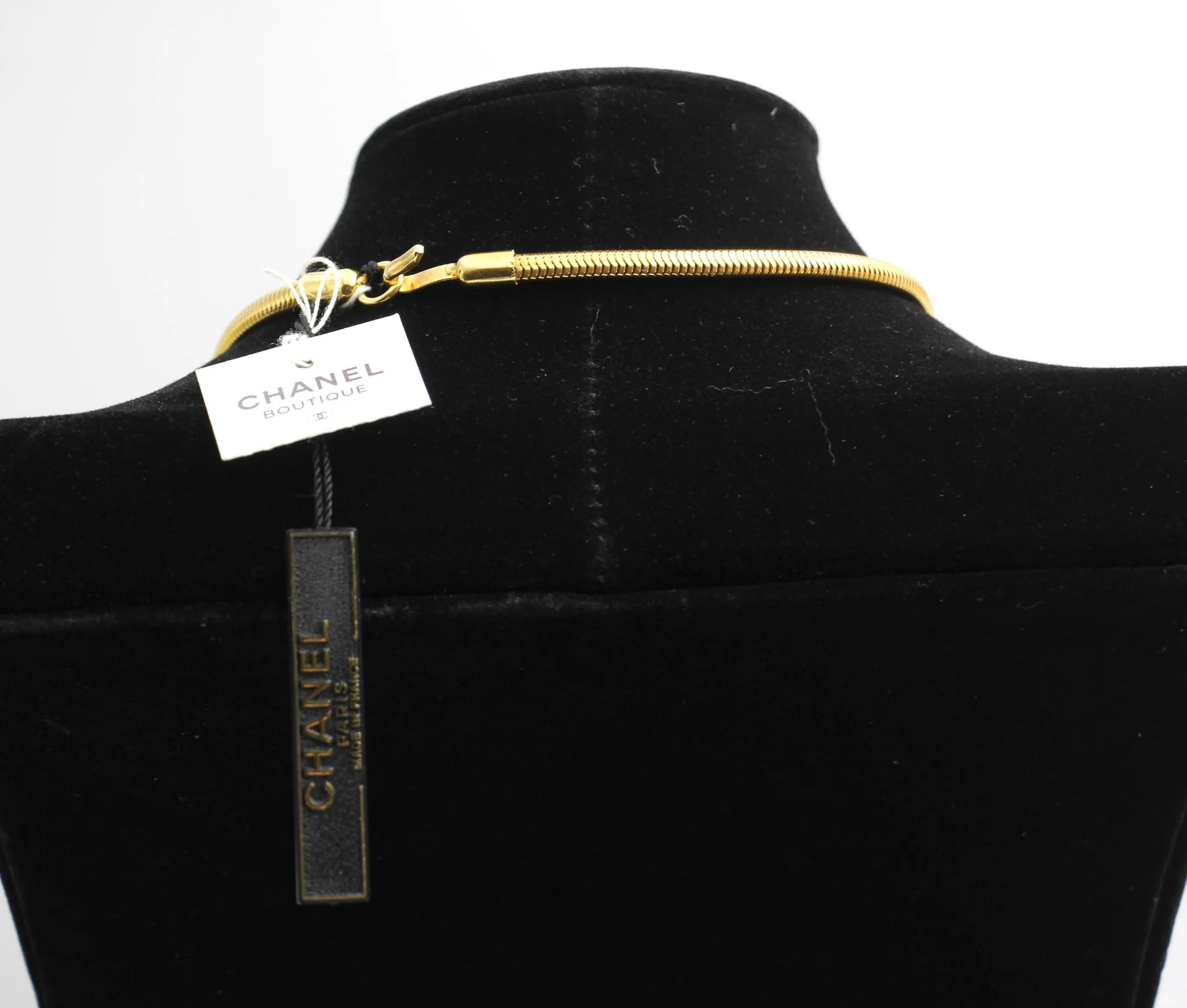 Chanel Vintage 97P Gripoix Blue Camellias Pendant Necklace - Image 9