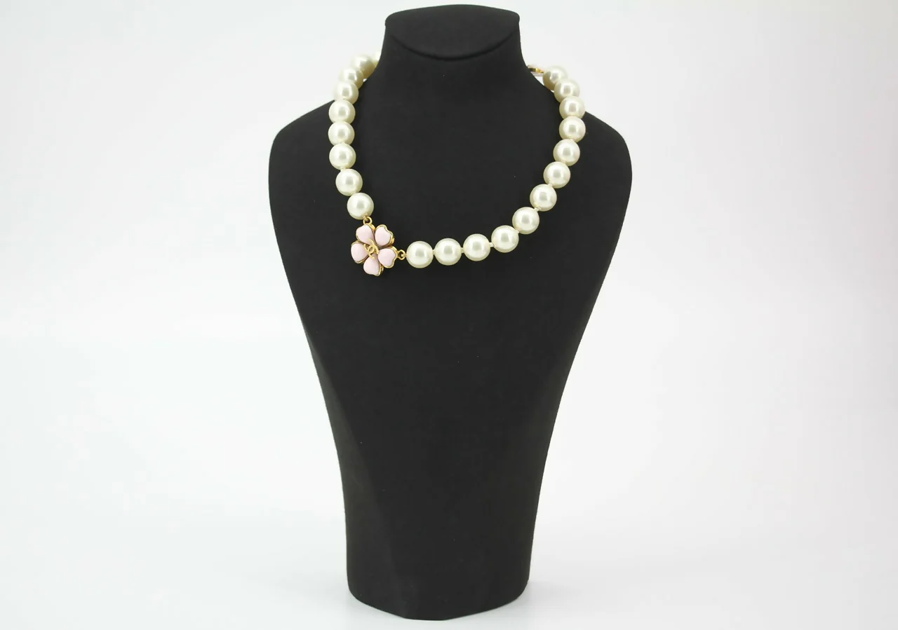 Chanel Vintage 97P Pink Gripoix Camellias Pearls Necklace