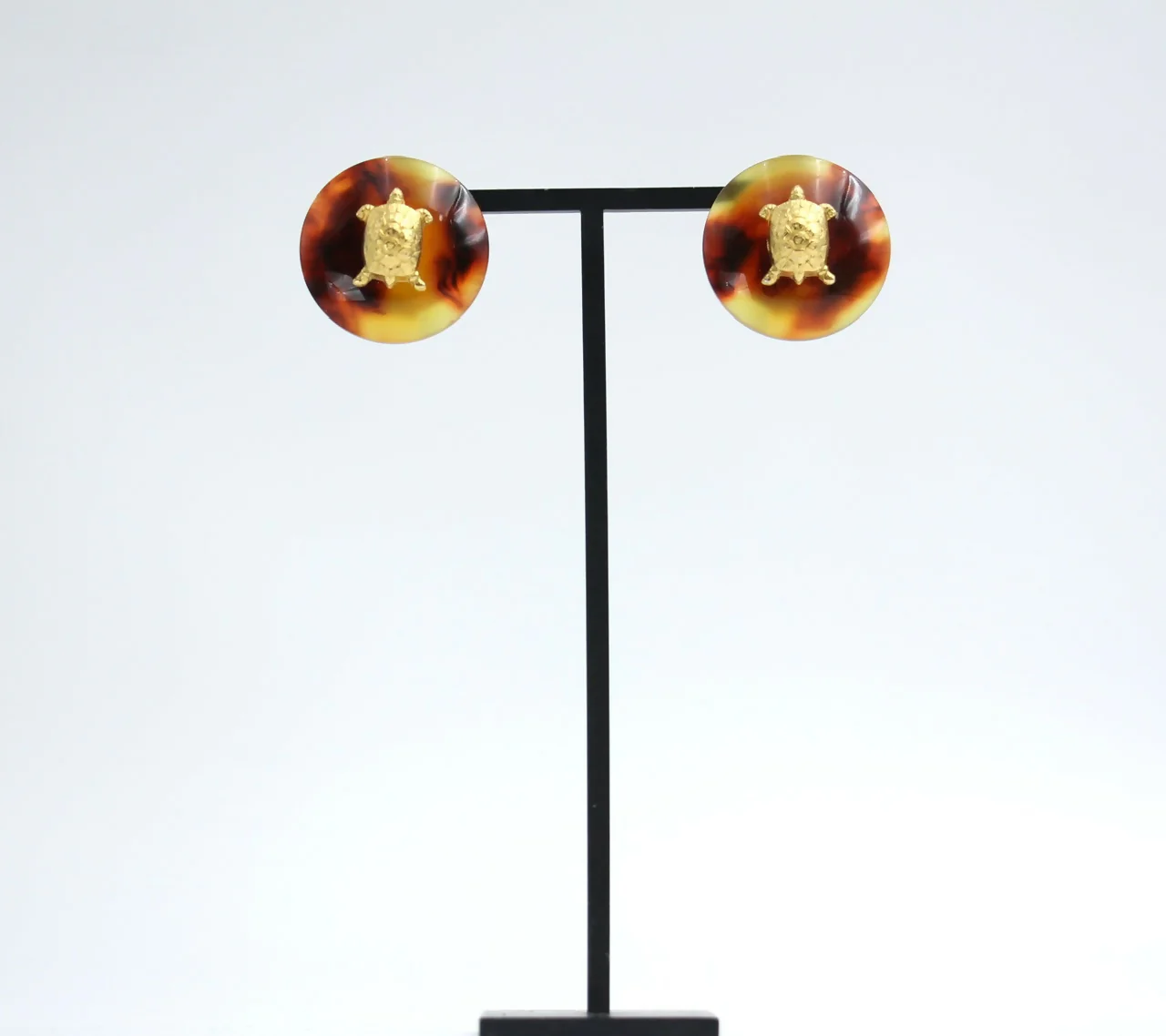 Chanel Vintage 97P Tortoise Shell Clip-on Earrings - Image 2