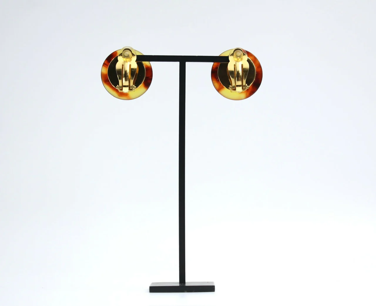 Chanel Vintage 97P Tortoise Shell Clip-on Earrings - Image 3