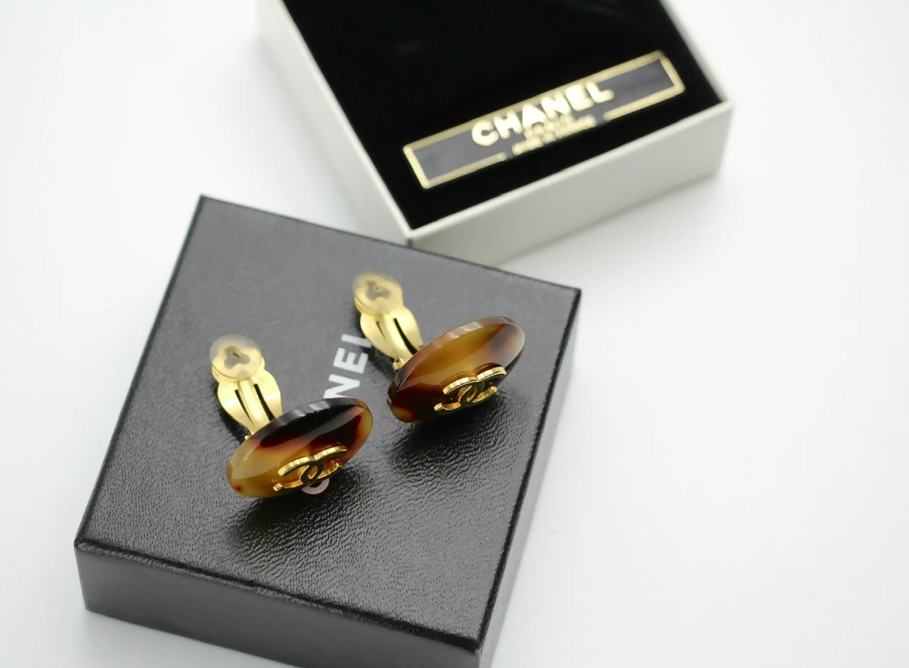 Chanel Vintage 97P Tortoise Shell Round Earrings - Image 3