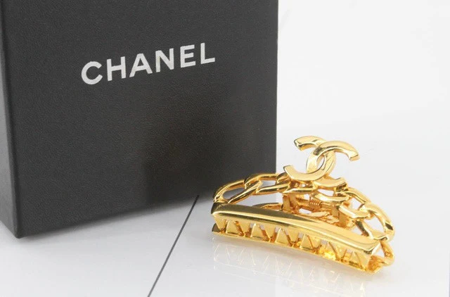 Chanel Vintage 98 Cc Logo Plated Hair Clip
