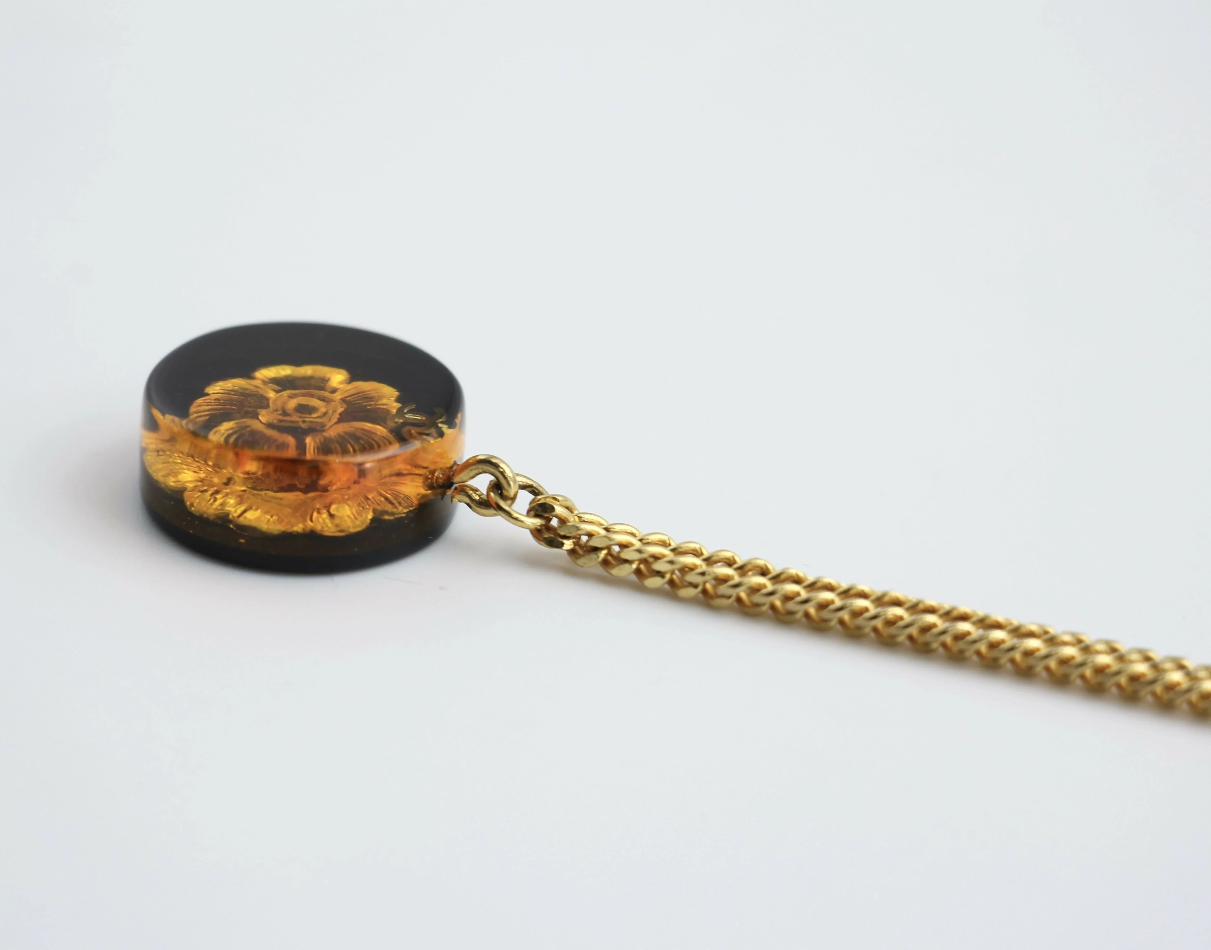Chanel Vintage 98A Acrylic Dark Brown Camellia Necklace - Image 5