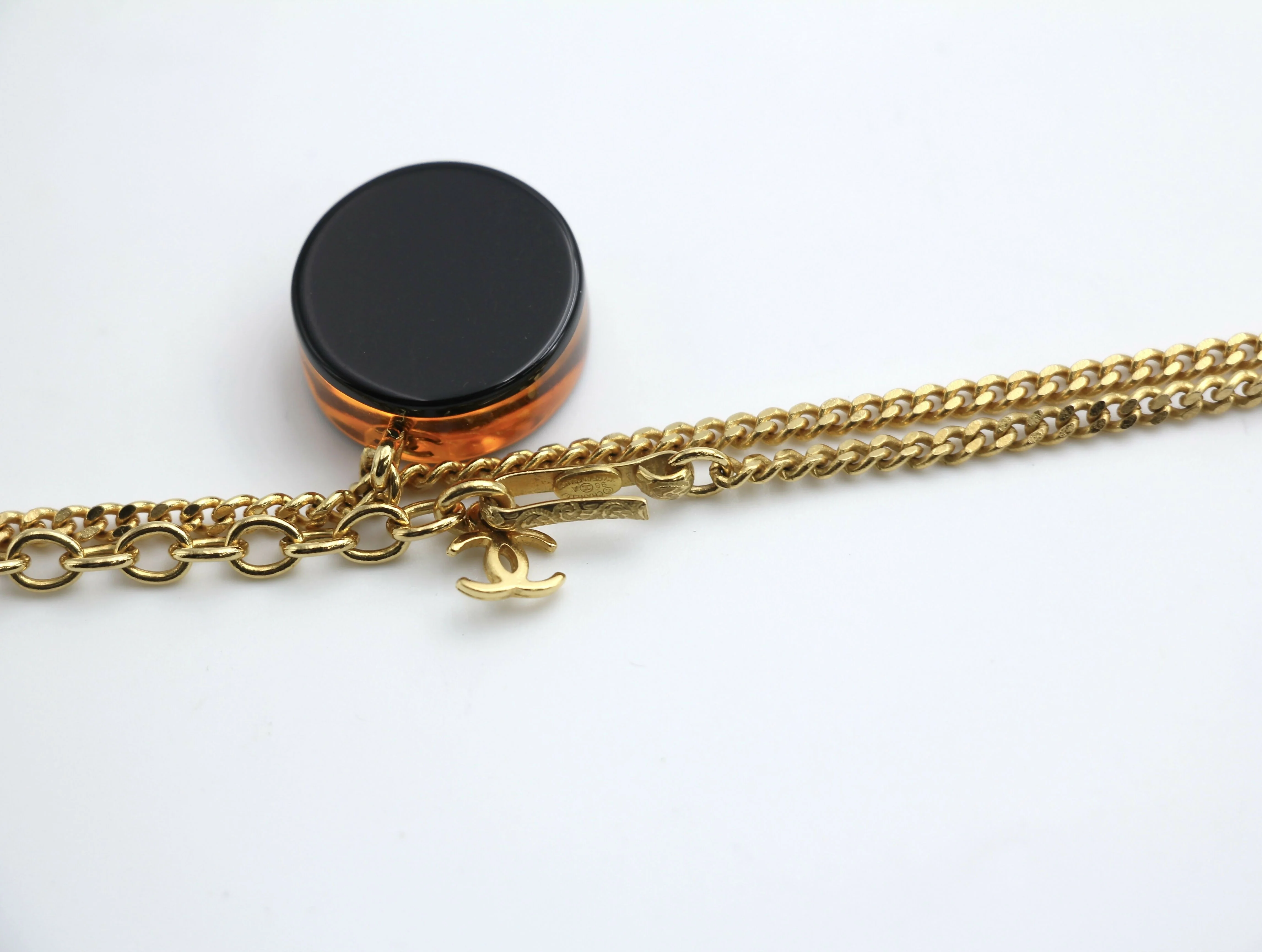 Chanel Vintage 98A Acrylic Dark Brown Camellia Necklace - Image 8