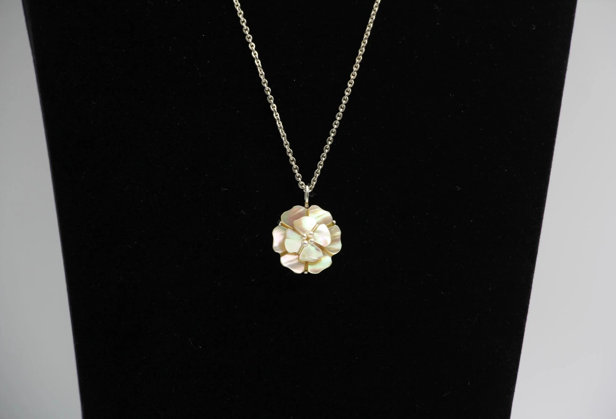 Chanel Vintage 98A Mother-Of-Pearl White Multi-Layered Camellia Silver Necklace - Image 12