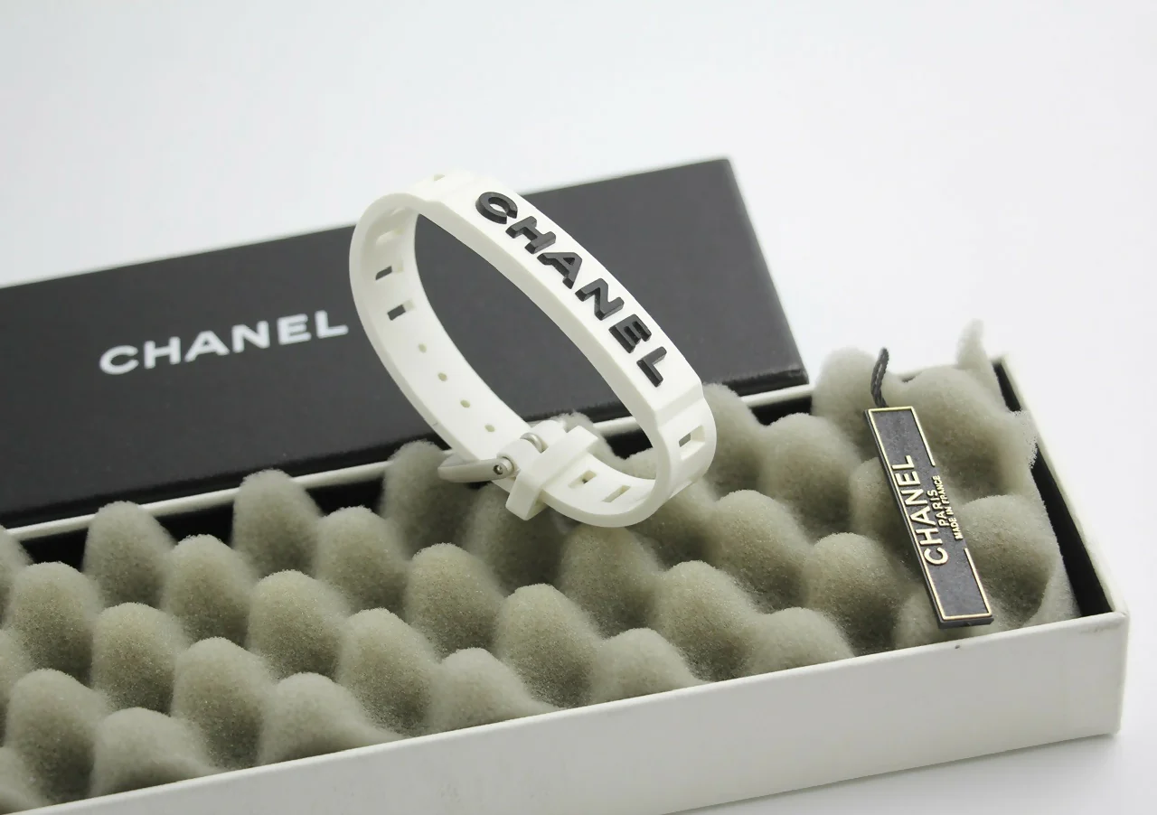 Chanel Vintage 99P Rubber Pink with Peach Wording Bracelet - Image 6