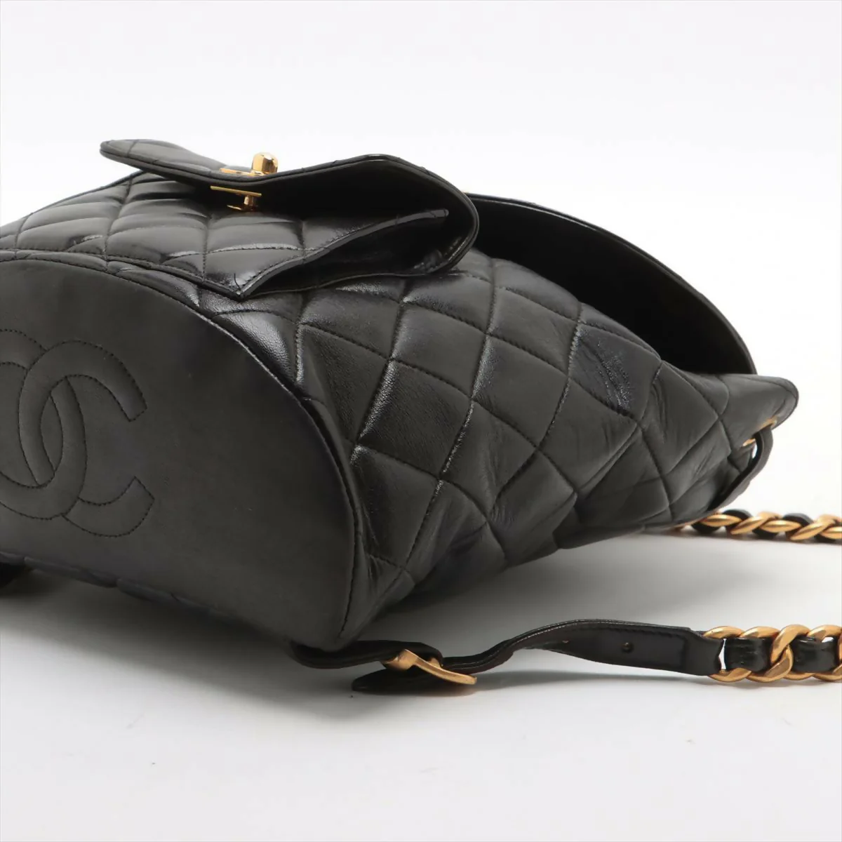 Chanel Vintage Black Lambskin Diamond-Quilted Flap Backpack - Image 3