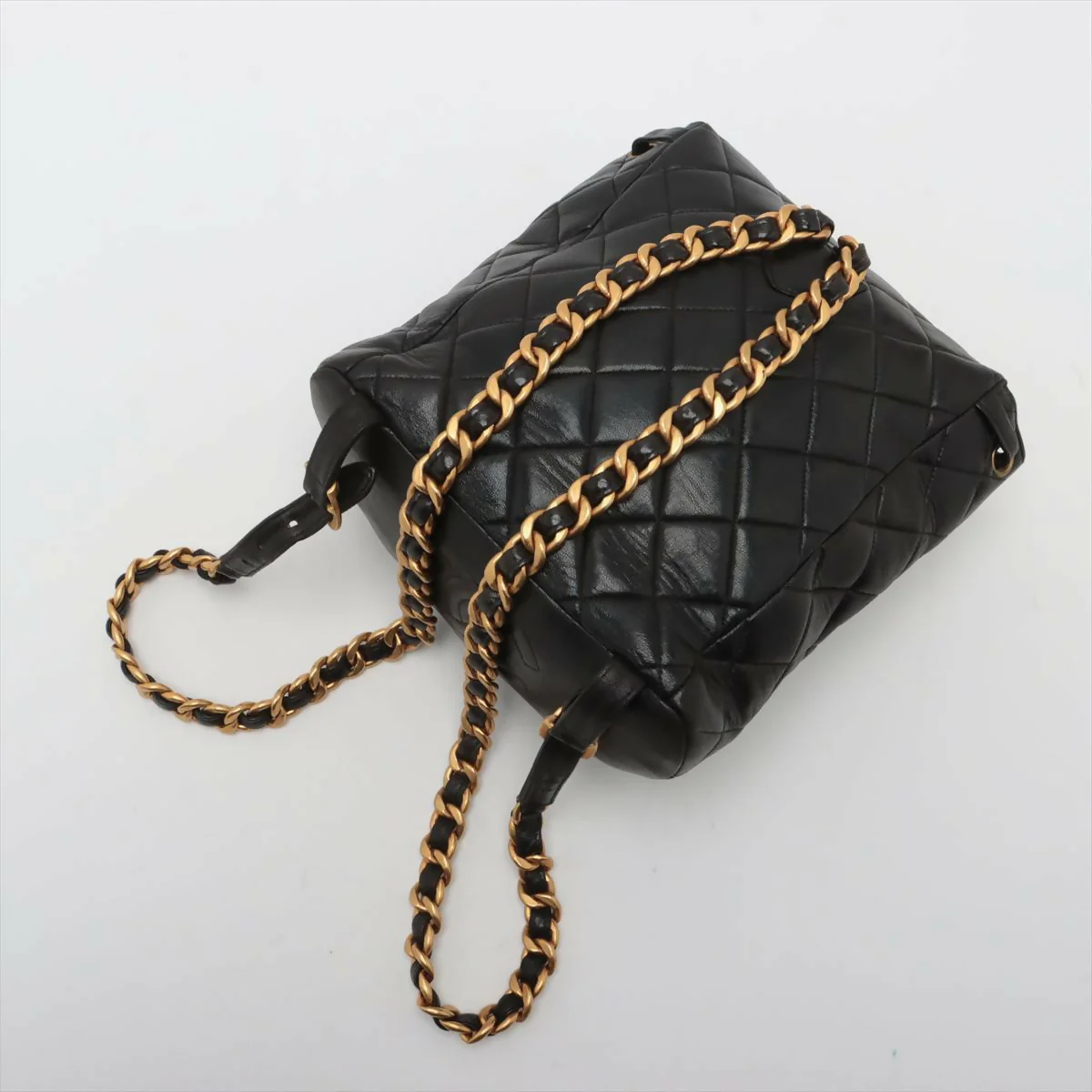Chanel Vintage Black Lambskin Diamond-Quilted Flap Backpack - Image 4