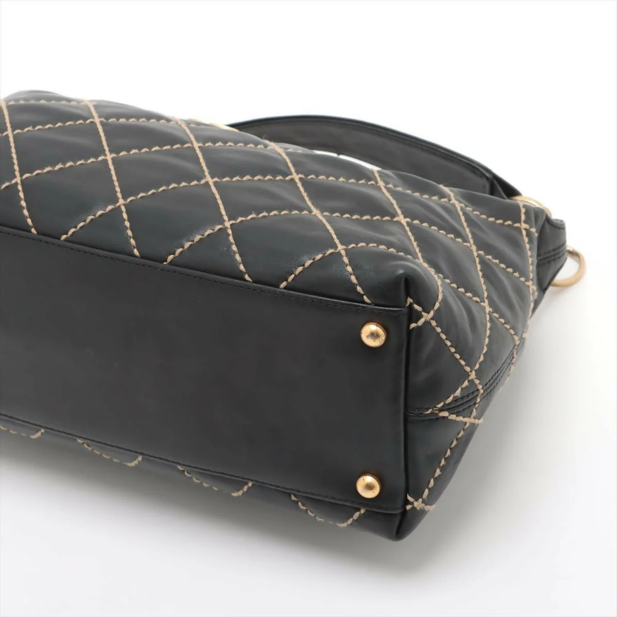 Chanel Vintage Black Lambskin Leather Handbag with Gold Hardware - Image 3
