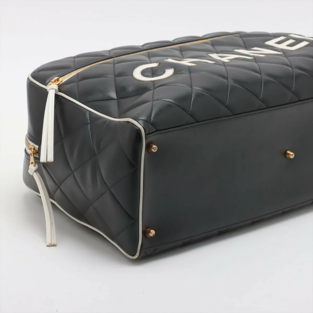 Chanel Vintage Diamond-quilted Lamb Skin Bowling Bag - Image 3