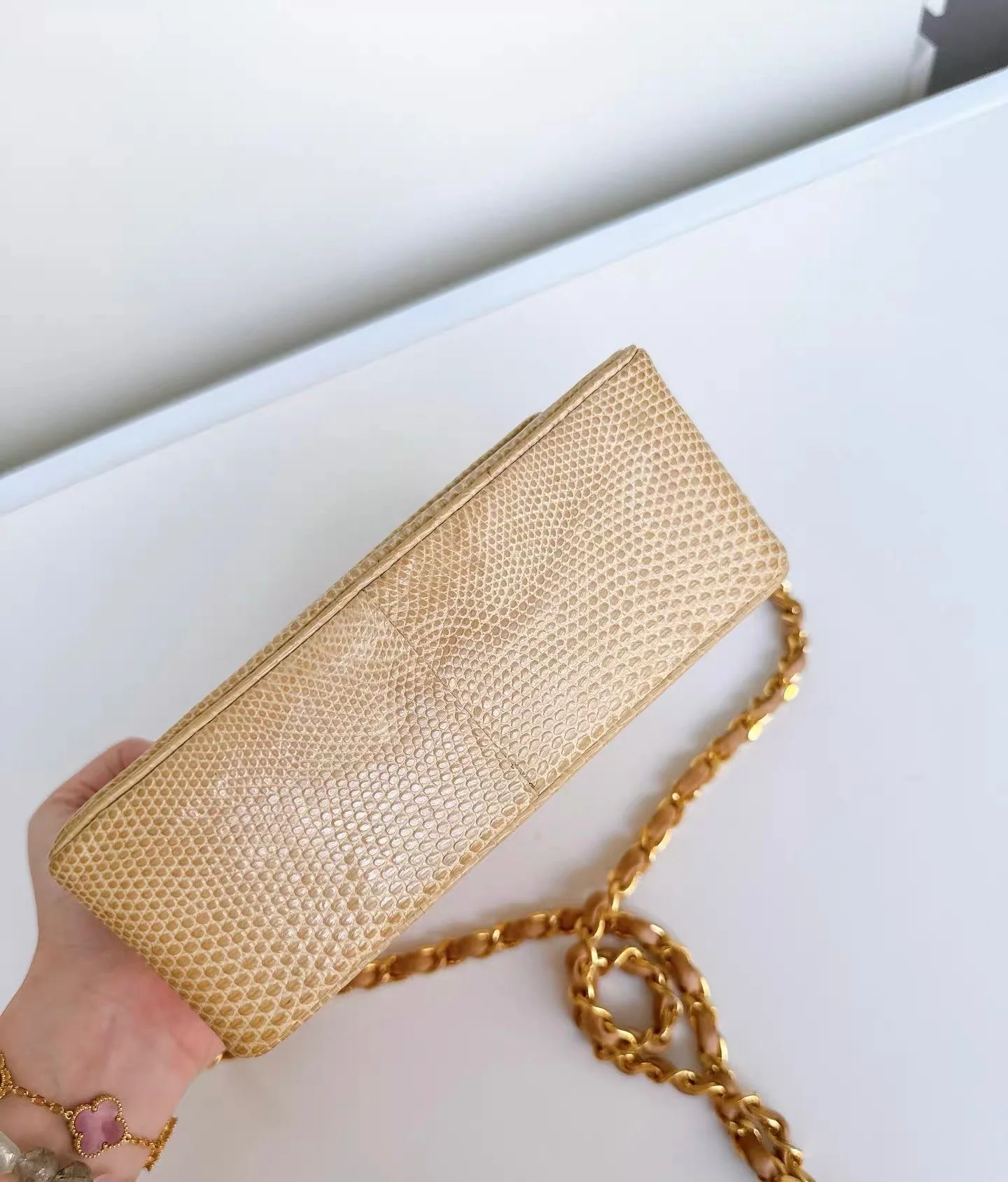 Chanel Vintage Flap Bag in Beige Lizard Leather and gold hardware - Image 5