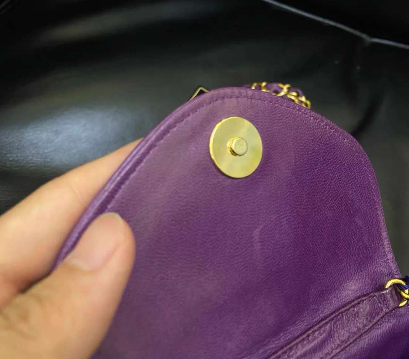 Chanel Vintage Flap Bag in Purple Satin and Gold Hardware - Image 5