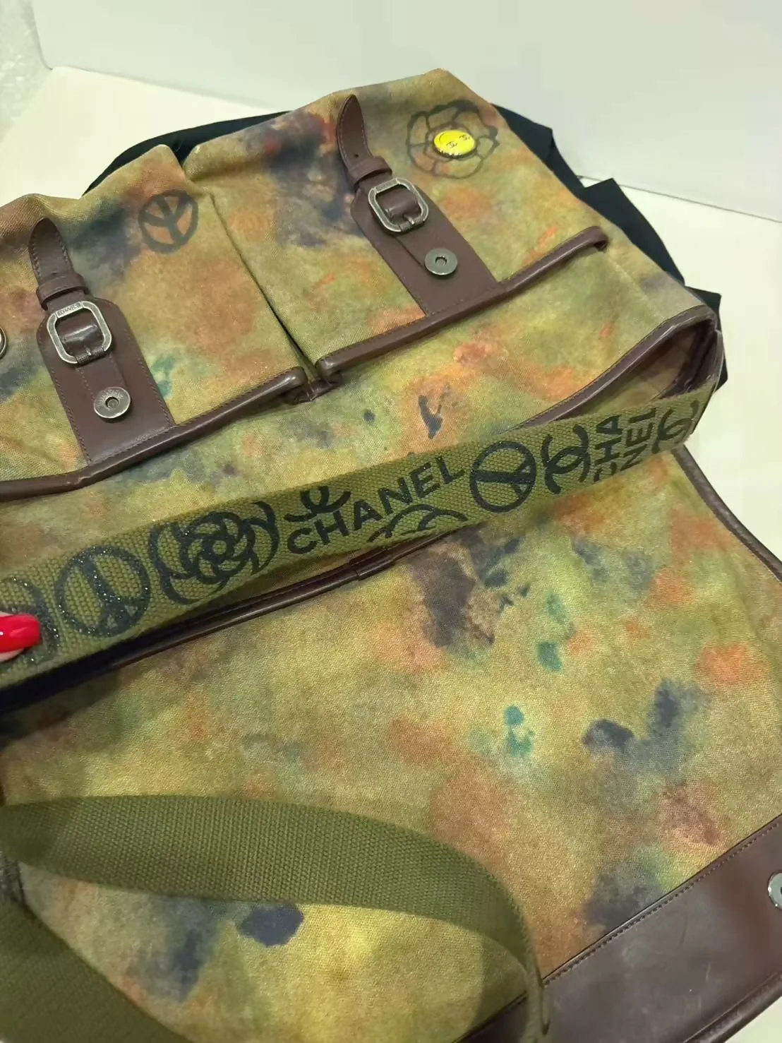 Chanel Vintage graffiti shoulder bag medium - Image 9