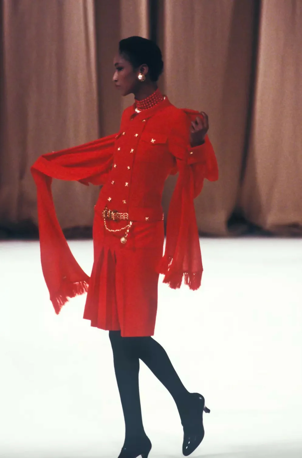 Chanel Vintage Haute Couture Fall/Winter 1988 Red Gold Chain Dress - Image 10