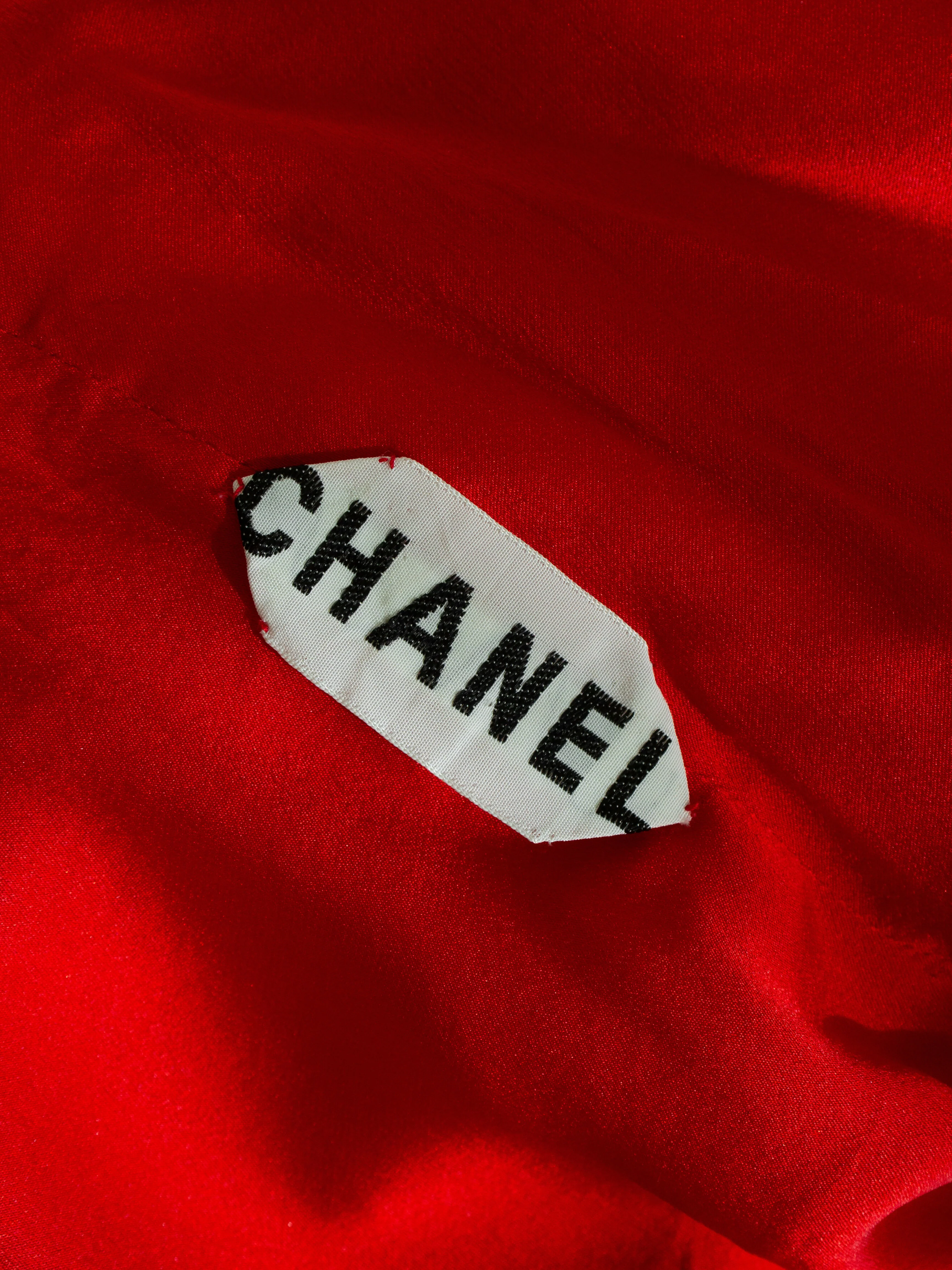 Chanel Vintage Haute Couture Fall/Winter 1988 Red Gold Chain Dress - Image 8