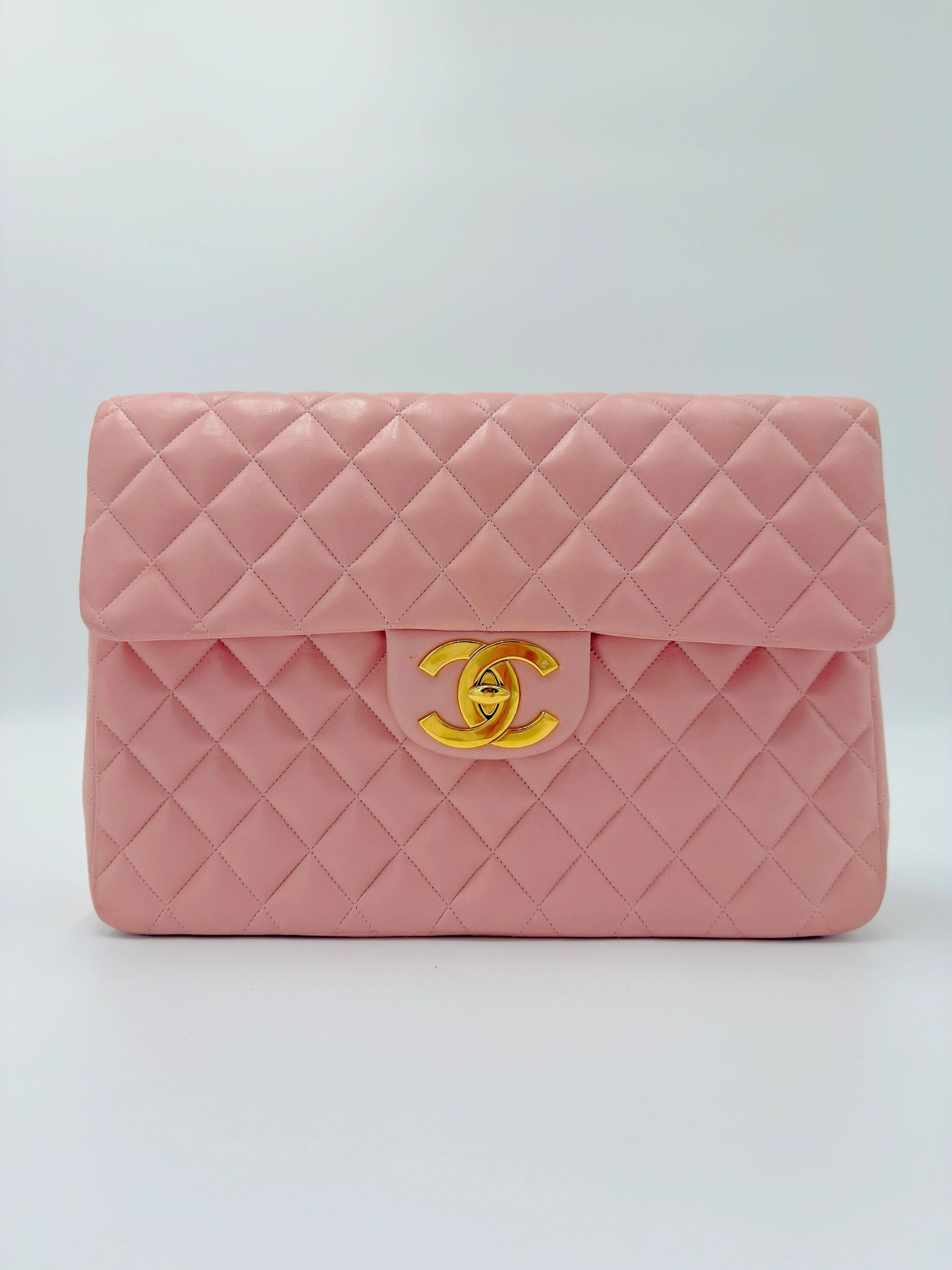 Chanel Vintage Maxi Flap Bag – Series 2 in Pink Lambskin with 24k Gold Hardware - Image 2