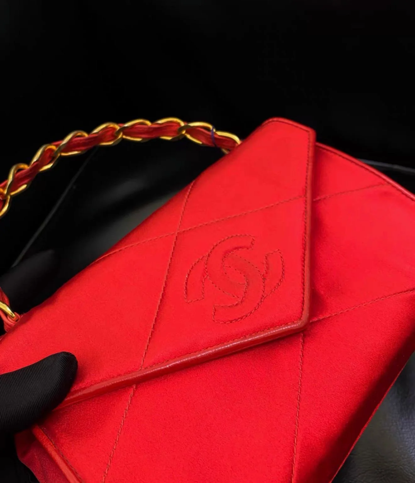 Chanel Vintage Red Satin Gold Handle bag - Image 5