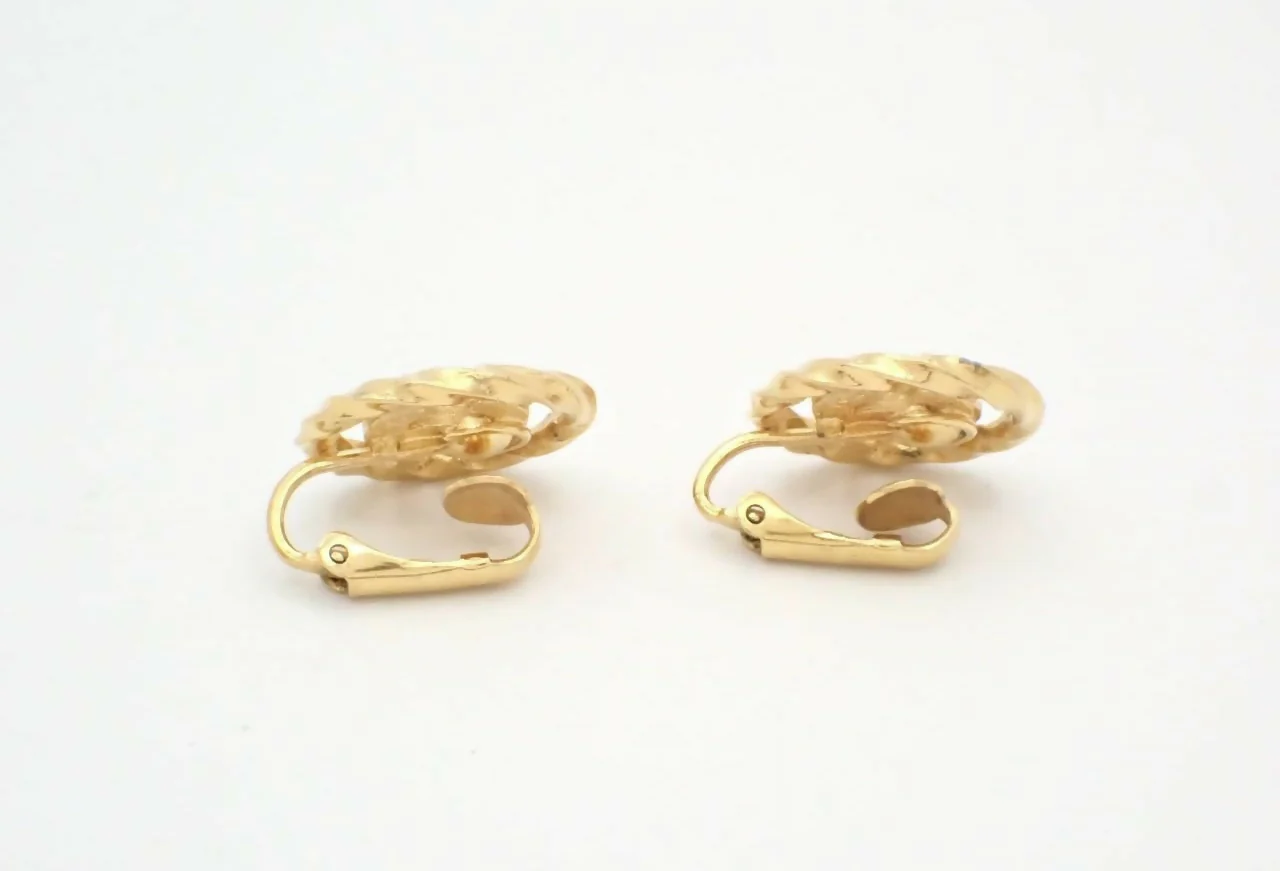 Chanel Vintage Rhinestone Gold Plated CC Logo Clip-on Earrings - Image 3