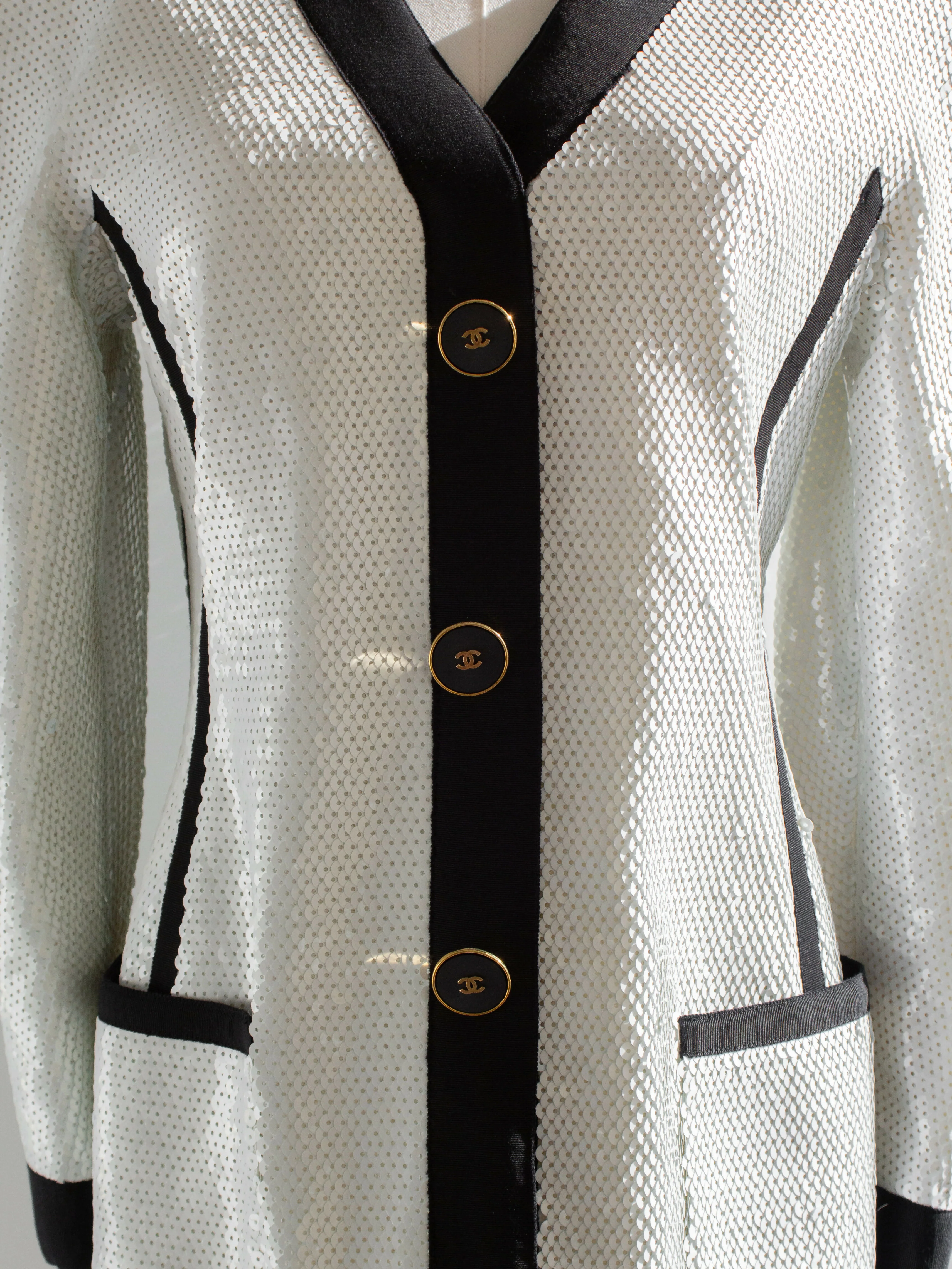 Chanel Vintage S/S 1991 Collector White Black Sequin CC Scuba Jacket - Image 3